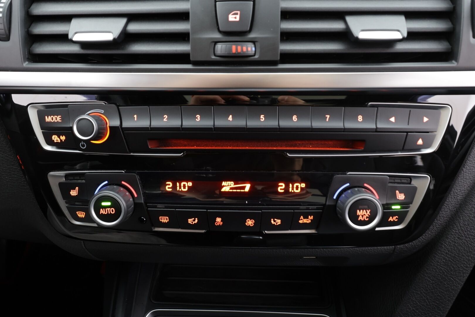 BMW 320 2018 F31 Touring 320d A xDrive Business M-Sport * HUD / Panorama / Adapt.LED / P.kamera / H&K / Comfort Access * - Vakkari / Navi / Sporttinahat / Koukku / Kahdet renkaat aluvanteilla / Hyvät varusteet