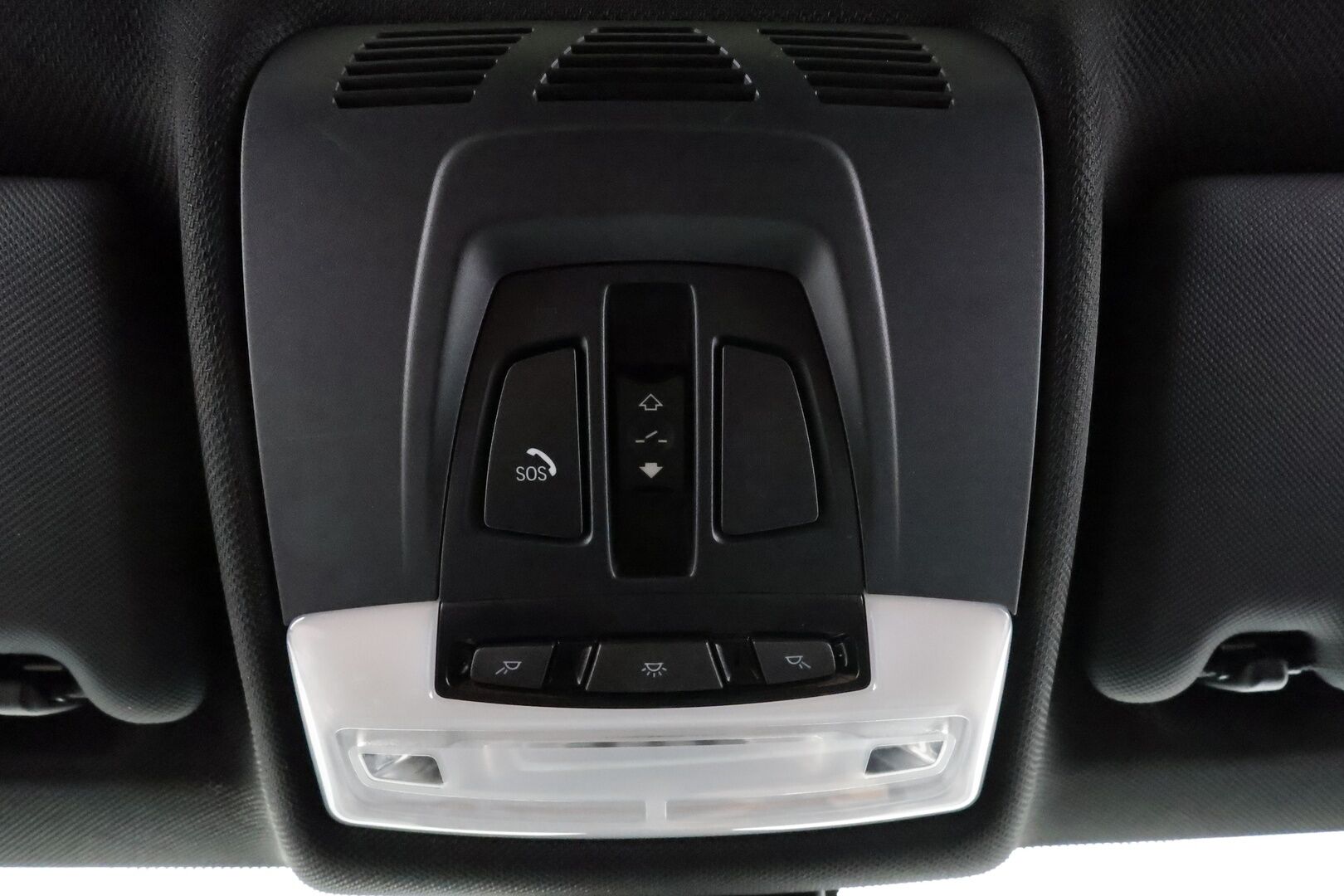 BMW 320 2018 F31 Touring 320d A xDrive Business M-Sport * HUD / Panorama / Adapt.LED / P.kamera / H&K / Comfort Access * - Vakkari / Navi / Sporttinahat / Koukku / Kahdet renkaat aluvanteilla / Hyvät varusteet