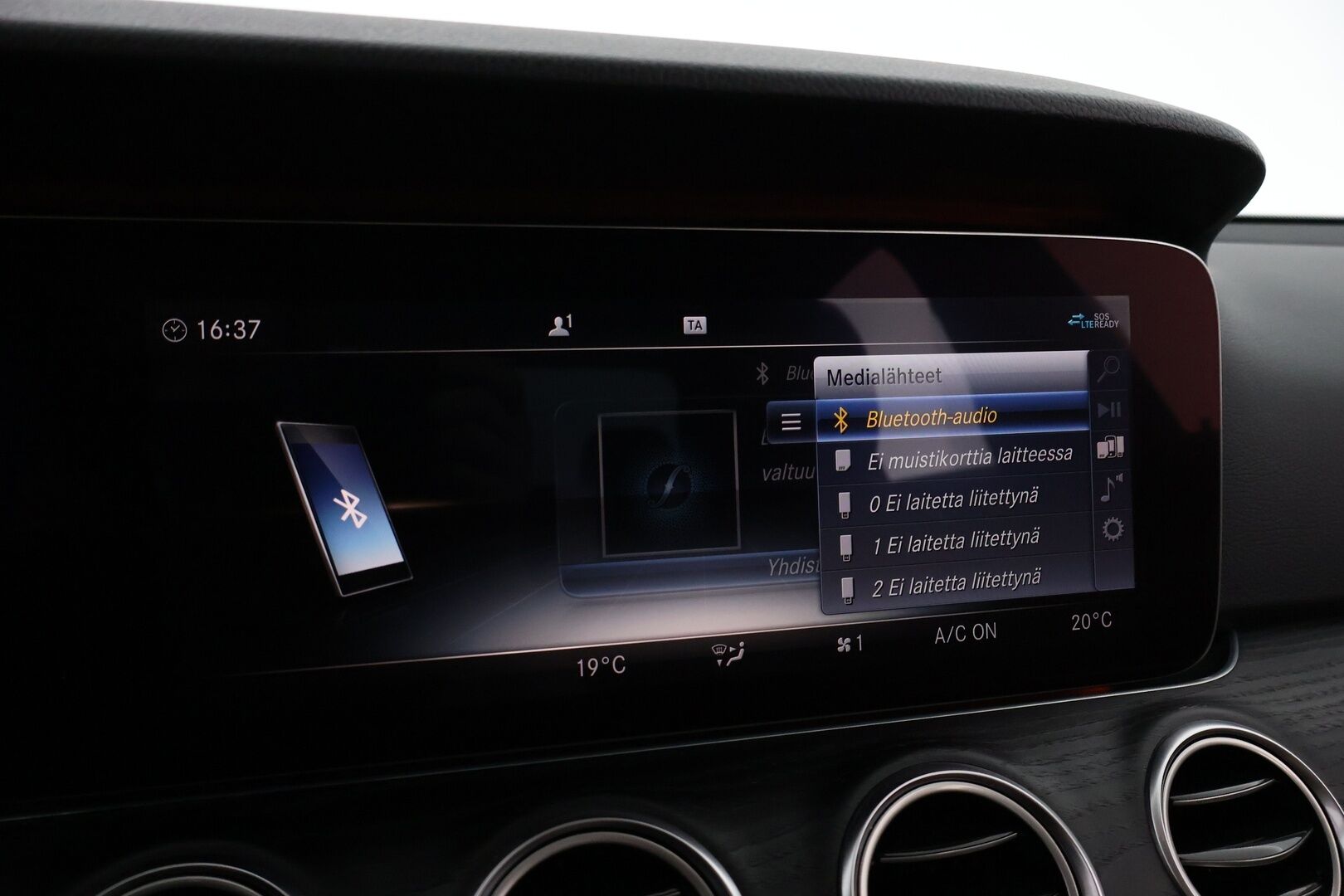 Mercedes-Benz E 2020 300 de A Business Avantgarde Edition EQ Power - Multibeam / Widescreen / Peruutuskamera / Ruskeat nahat / Vetokoukku / Vakkari / BLIS / Comand-Navi / Juuri saapunut!