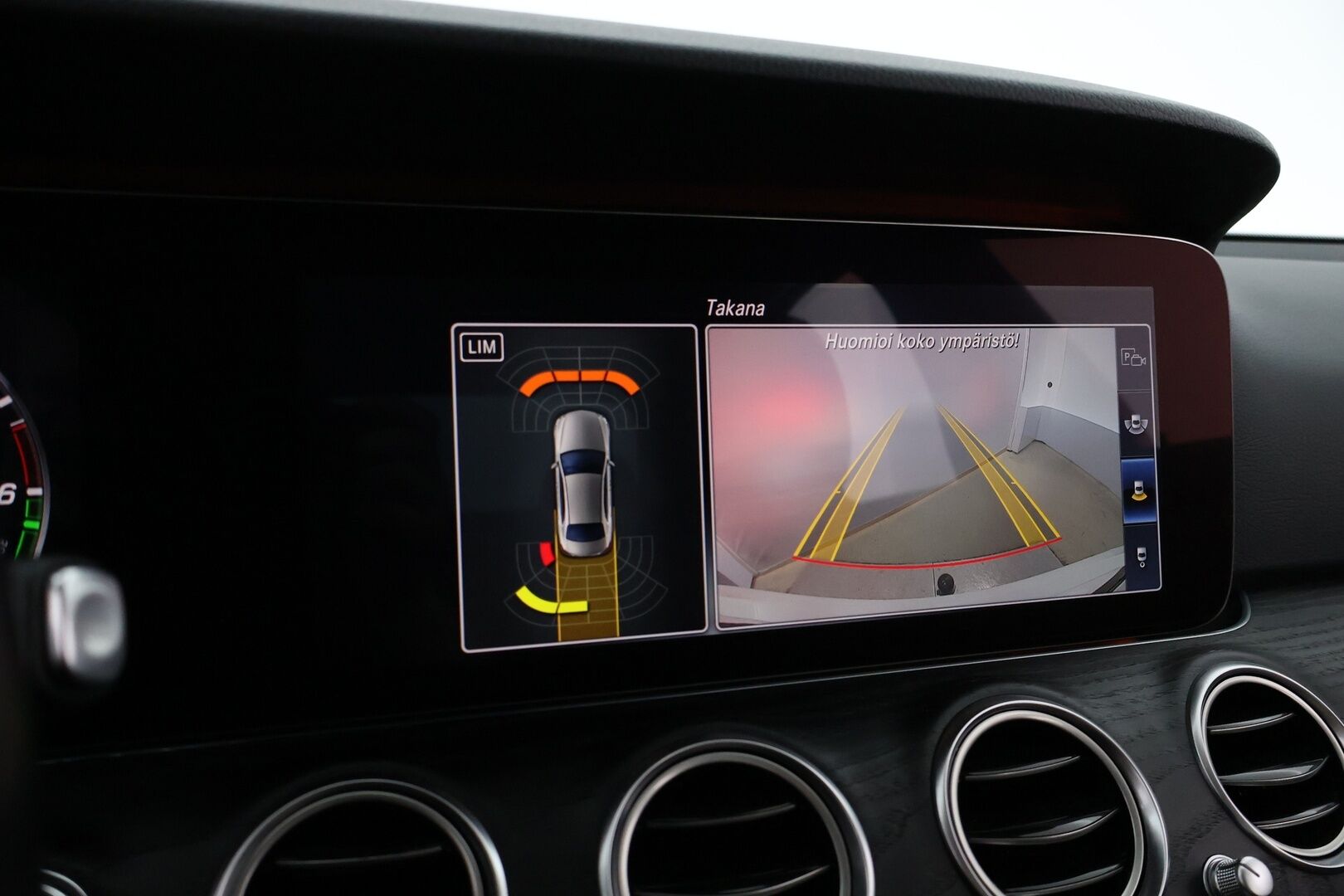 Mercedes-Benz E 2020 300 de A Business Avantgarde Edition EQ Power - Multibeam / Widescreen / Peruutuskamera / Ruskeat nahat / Vetokoukku / Vakkari / BLIS / Comand-Navi / Juuri saapunut!