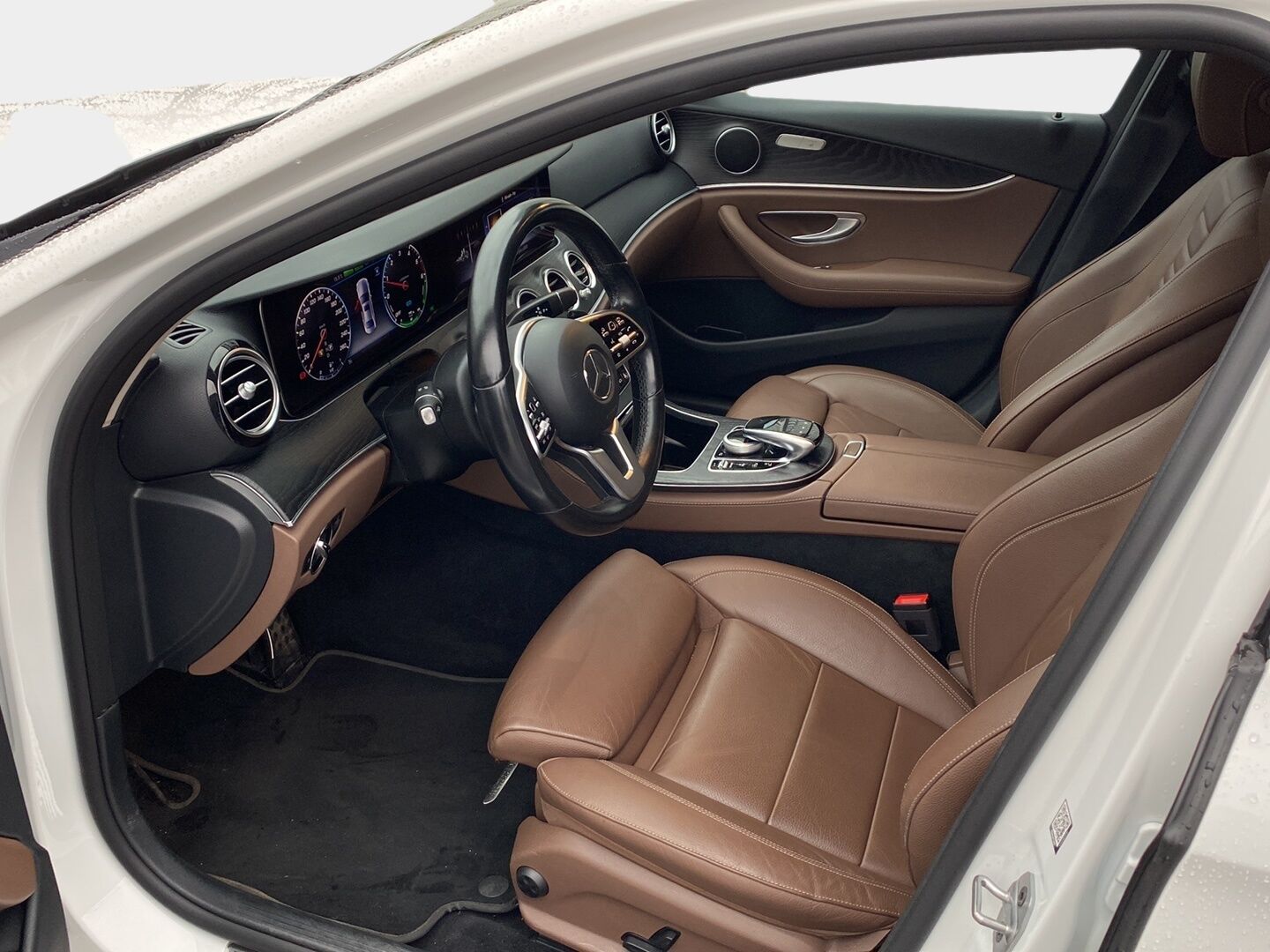 Mercedes-Benz E 2020 E 300 de Sedan (AA) 4ov 1950cm3 A - Multibeam / Widescreen / Peruutuskamera / Ruskeat nahat / Vetokoukku / Vakkari / BLIS / Comand-Navi / Juuri saapunut!