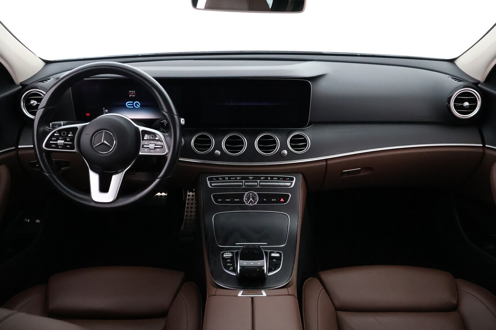 Mercedes-Benz E 2020 300 de A Business Avantgarde Edition EQ Power - Multibeam / Widescreen / Peruutuskamera / Ruskeat nahat / Vetokoukku / Vakkari / BLIS / Comand-Navi / Juuri saapunut!