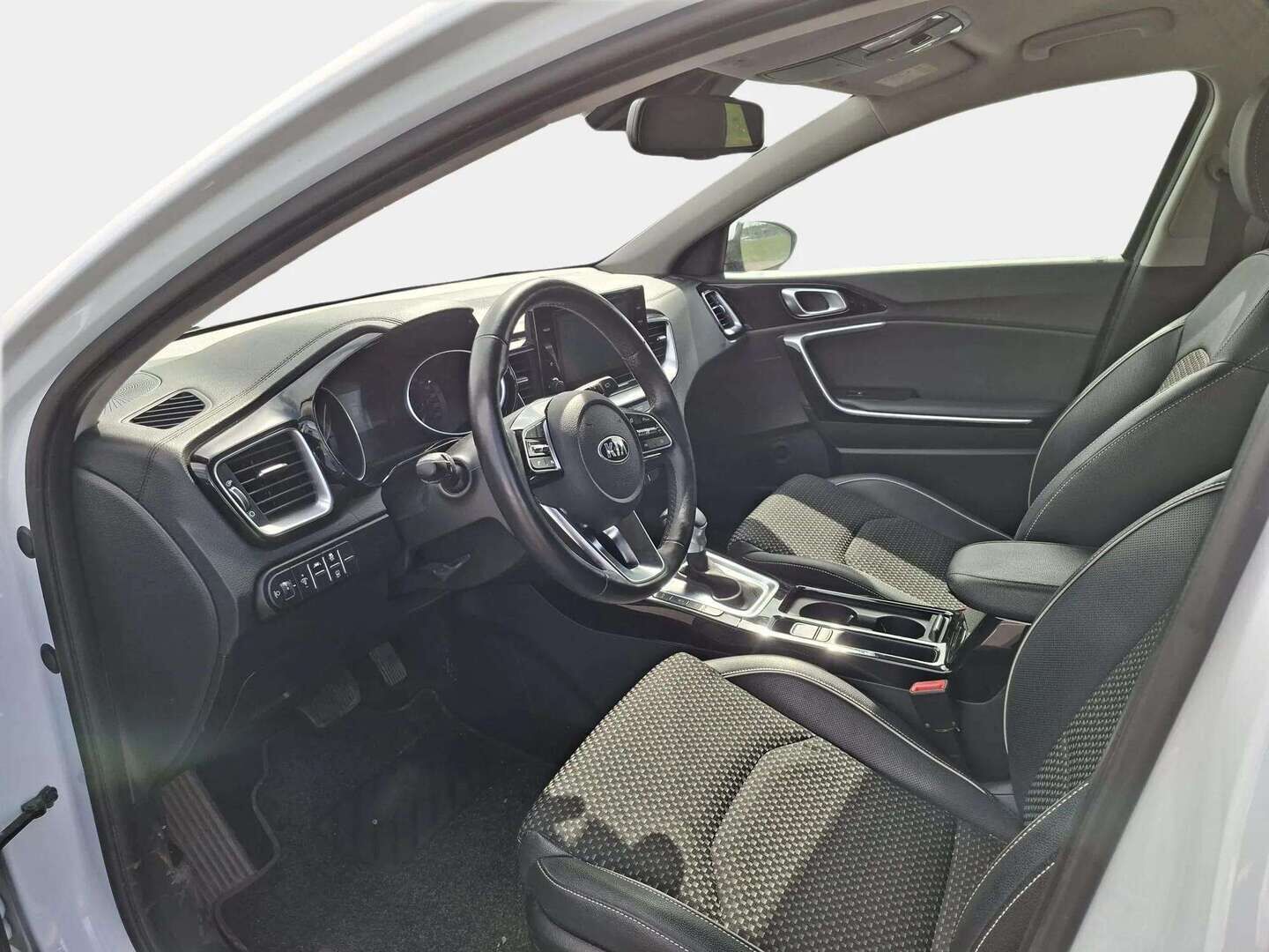 Kia XCeed 2020 1,4 T-GDI ISG 140hv EX DCT AT - | Suomi-auto | Ratinlämmitys | Vakkari | Lane assist | Carplay | P-kamera | Lohko sisähaaralla | Penkinlämmitys edessä ja takana | Kahdet renkaat |