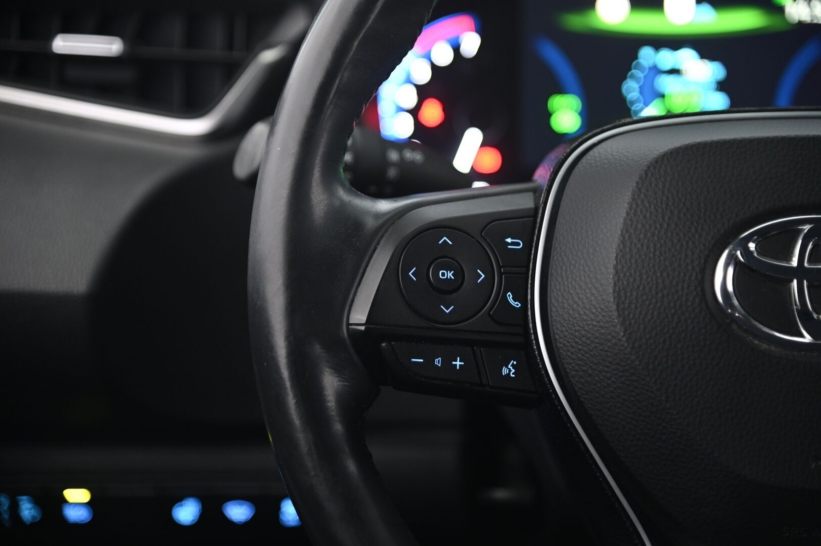 Toyota Corolla 2020 Touring Sports 1,8 Hybrid Active Business - ACC | Merkkihuollot | ACC | Lohko | Navi | KeyLess | P. Kamera | Ratinlämmitin | 2x renkaat&vanteet