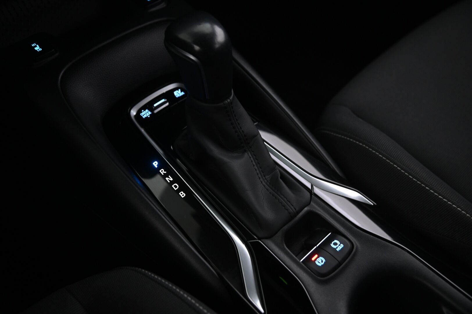 Toyota Corolla 2020 Touring Sports 1,8 Hybrid Active Business - ACC | Merkkihuollot | ACC | Lohko | Navi | KeyLess | P. Kamera | Ratinlämmitin | 2x renkaat&vanteet