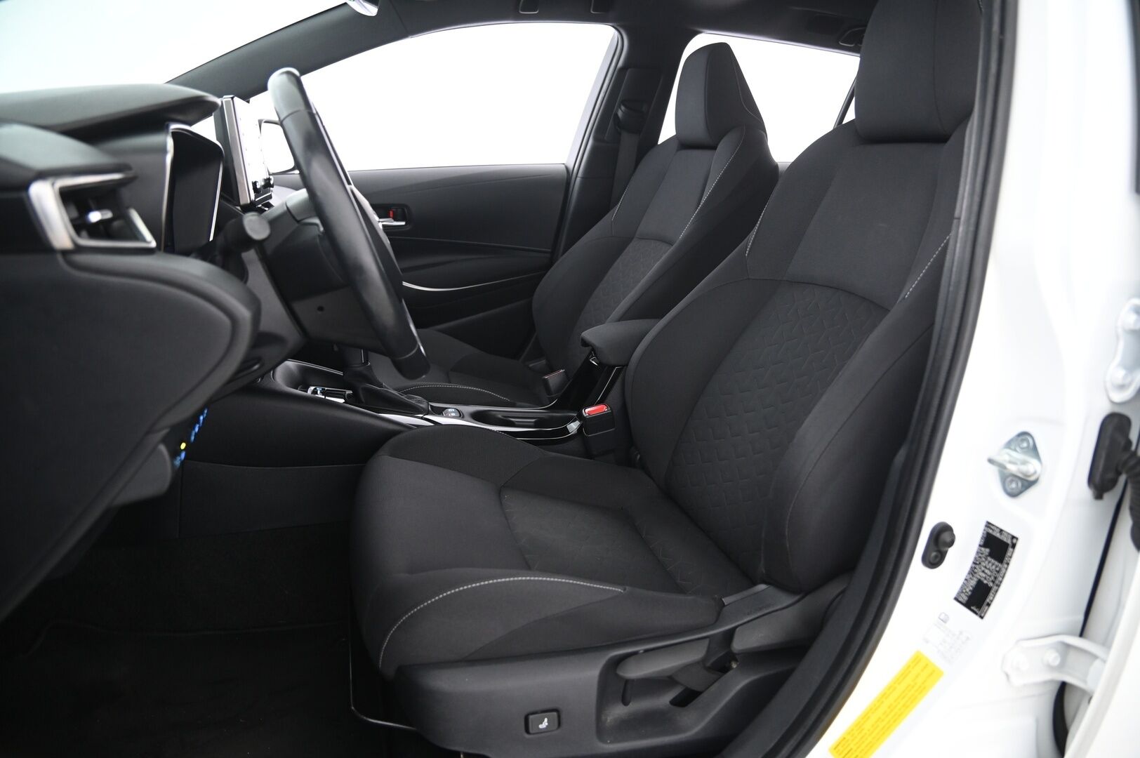 Toyota Corolla 2020 Touring Sports 1,8 Hybrid Active Business - ACC | Merkkihuollot | ACC | Lohko | Navi | KeyLess | P. Kamera | Ratinlämmitin | 2x renkaat&vanteet