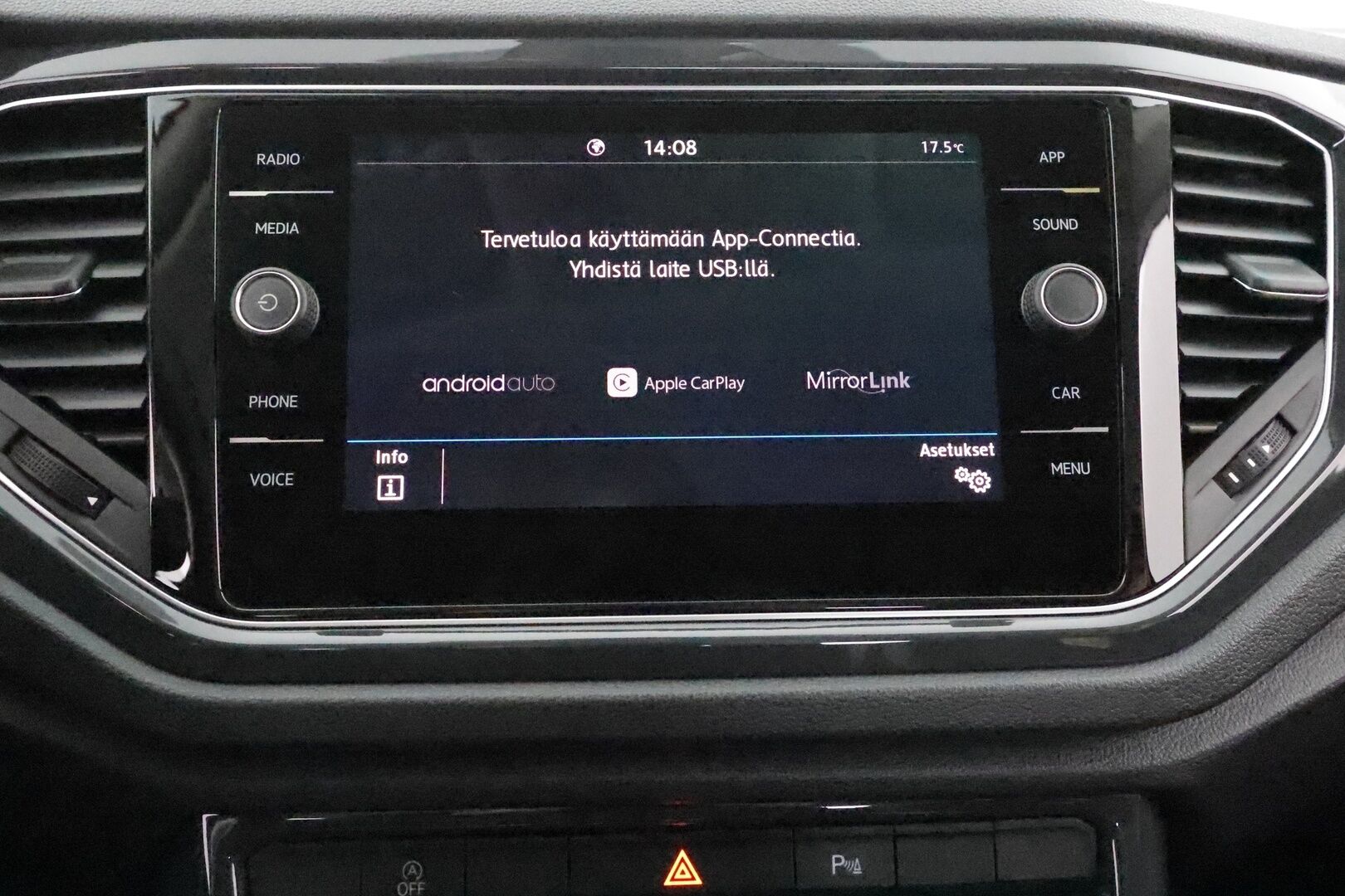 Volkswagen T-Roc 2020 Sport Limited 1,5 TSI EVO 110 kW DSG ** Webasto / Adapt.Vakkari / P.Tutkat / LED-valot / Kaistavahti / Apple&Android ** - Suomi-auto / 2x renkaat