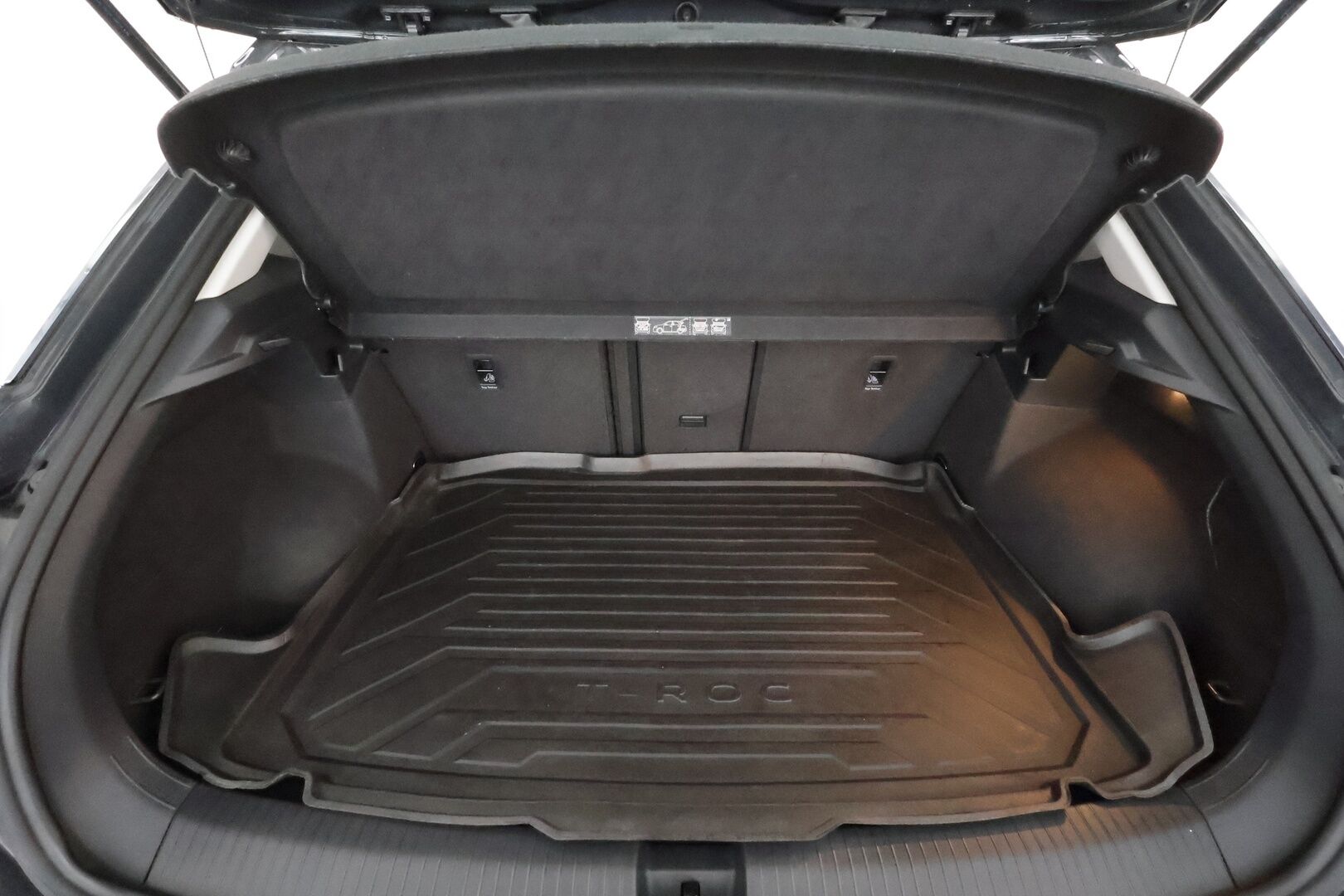 Volkswagen T-Roc 2020 Sport Limited 1,5 TSI EVO 110 kW DSG ** Webasto / Adapt.Vakkari / P.Tutkat / LED-valot / Kaistavahti / Apple&Android ** - Suomi-auto / 2x renkaat