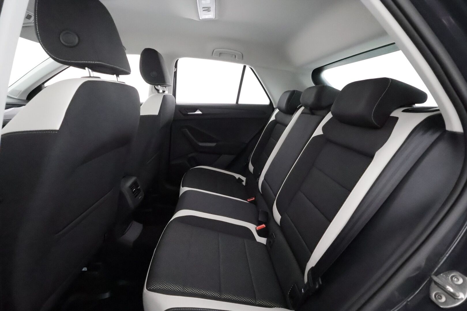 Volkswagen T-Roc 2020 Sport Limited 1,5 TSI EVO 110 kW DSG ** Webasto / Adapt.Vakkari / P.Tutkat / LED-valot / Kaistavahti / Apple&Android ** - Suomi-auto / 2x renkaat