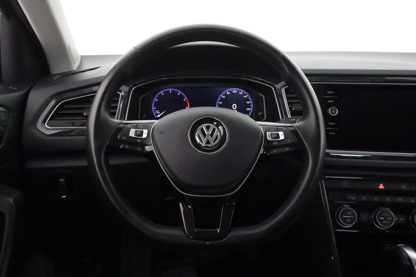 Volkswagen T-Roc 2020 Sport Limited 1,5 TSI EVO 110 kW DSG ** Webasto / Adapt.Vakkari / P.Tutkat / LED-valot / Kaistavahti / Apple&Android ** - Suomi-auto / 2x renkaat