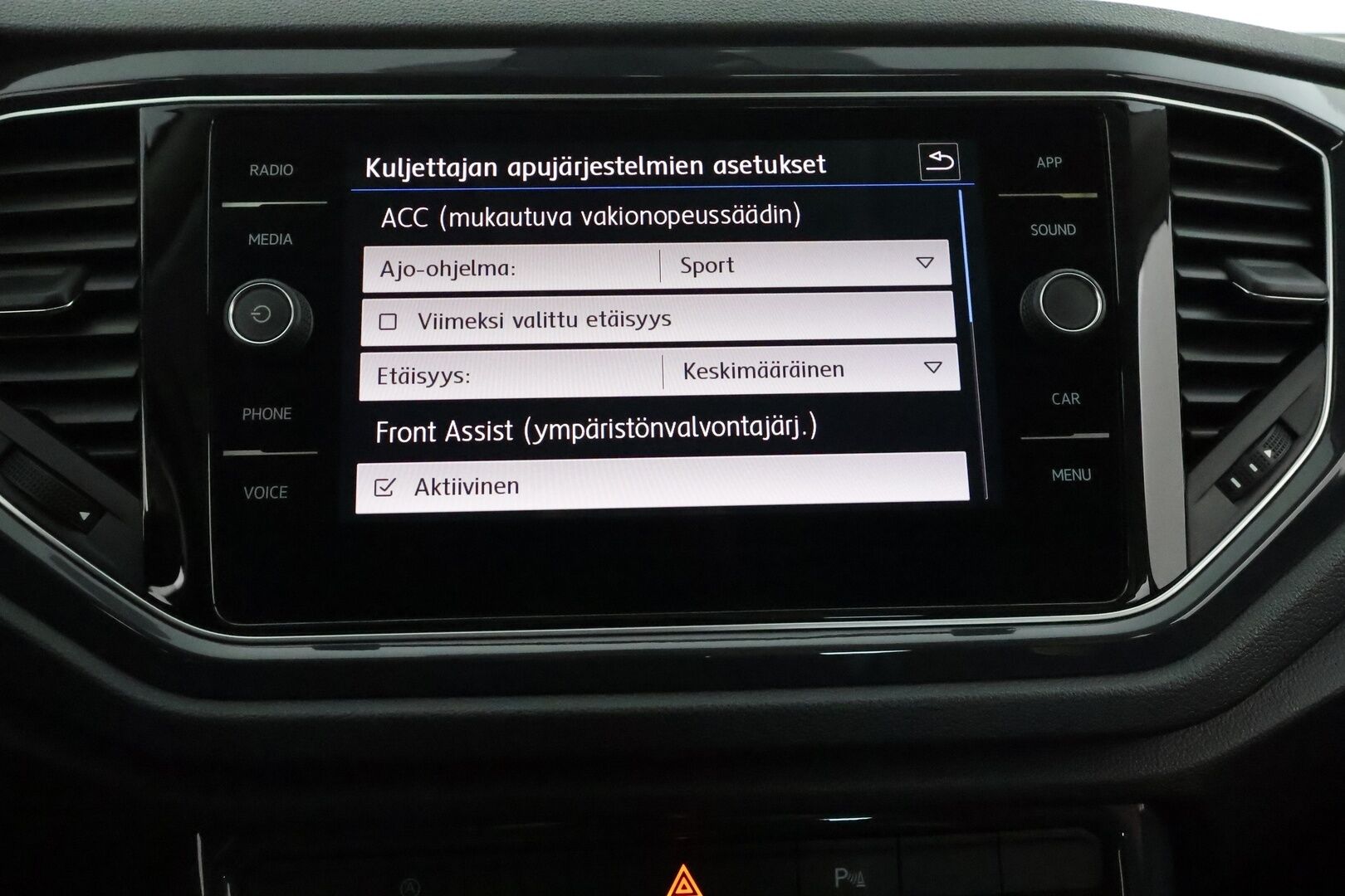 Volkswagen T-Roc 2020 Sport Limited 1,5 TSI EVO 110 kW DSG ** Webasto / Adapt.Vakkari / P.Tutkat / LED-valot / Kaistavahti / Apple&Android ** - Suomi-auto / 2x renkaat