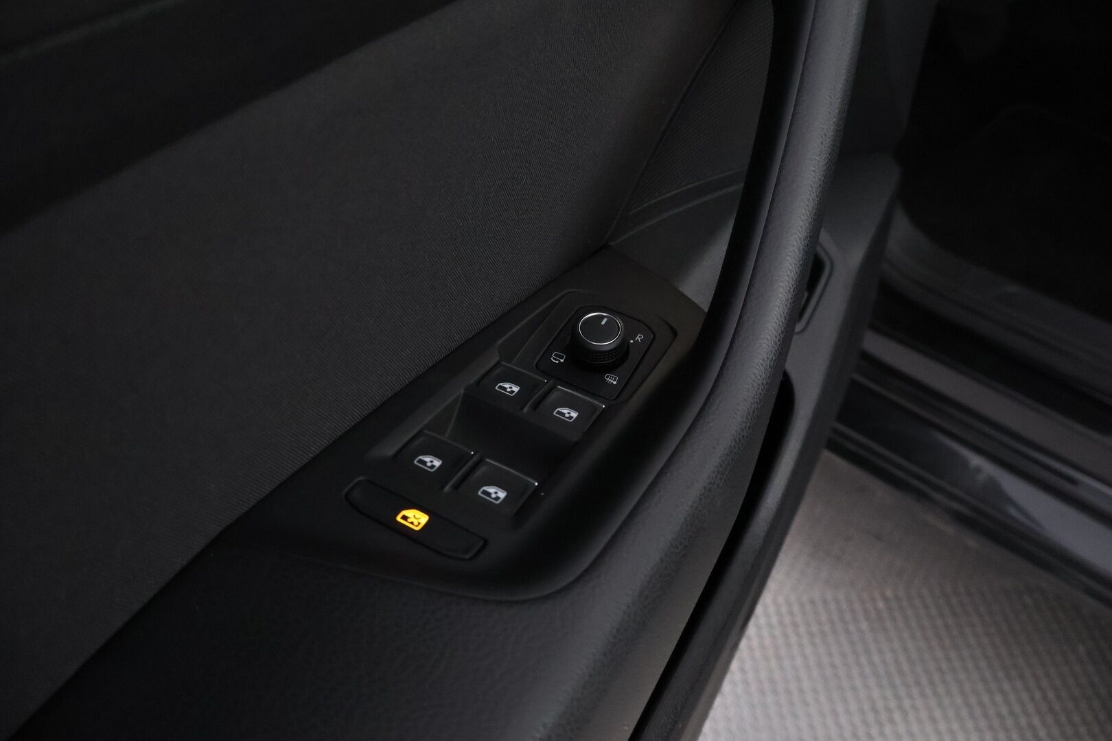 Volkswagen Passat 2020 Variant GTE Plug-In Hybrid 160 kW DSG-automaatti - 1Om Suomiauto | Webasto | ACC | Matrix LED | Facelift | Peruutuskamera | Ratinlämmitys | ergoComfort