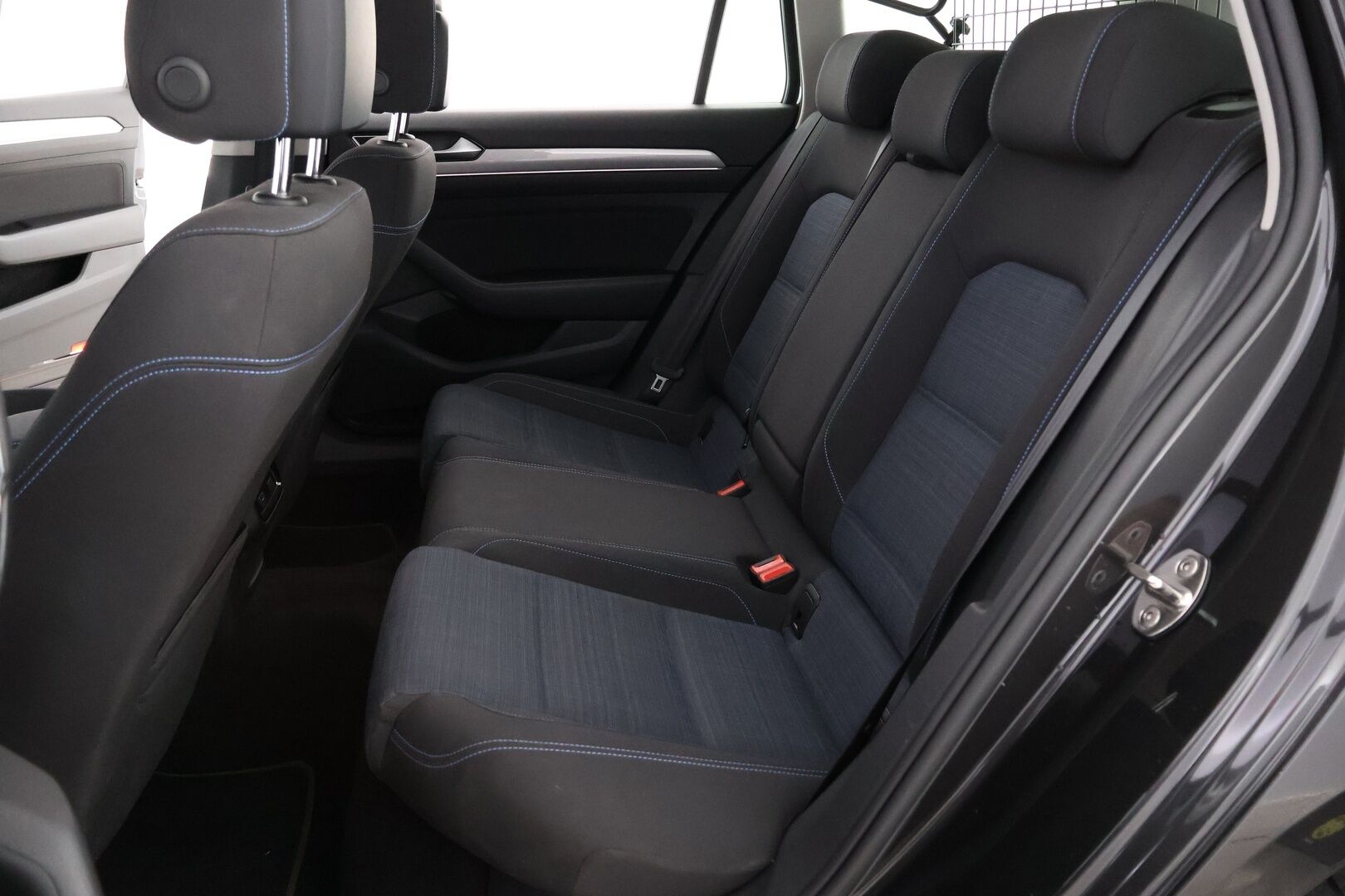 Volkswagen Passat 2020 Variant GTE Plug-In Hybrid 160 kW DSG-automaatti - 1Om Suomiauto | Webasto | ACC | Matrix LED | Facelift | Peruutuskamera | Ratinlämmitys | ergoComfort