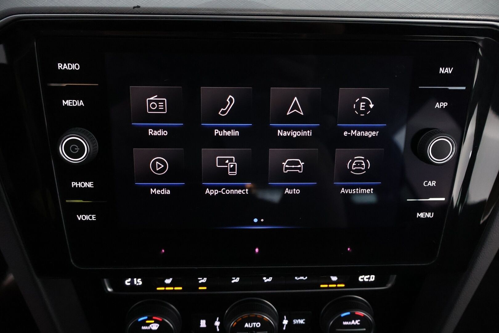 Volkswagen Passat 2020 Variant GTE Plug-In Hybrid 160 kW DSG-automaatti - 1Om Suomiauto | Webasto | ACC | Matrix LED | Facelift | Peruutuskamera | Ratinlämmitys | ergoComfort
