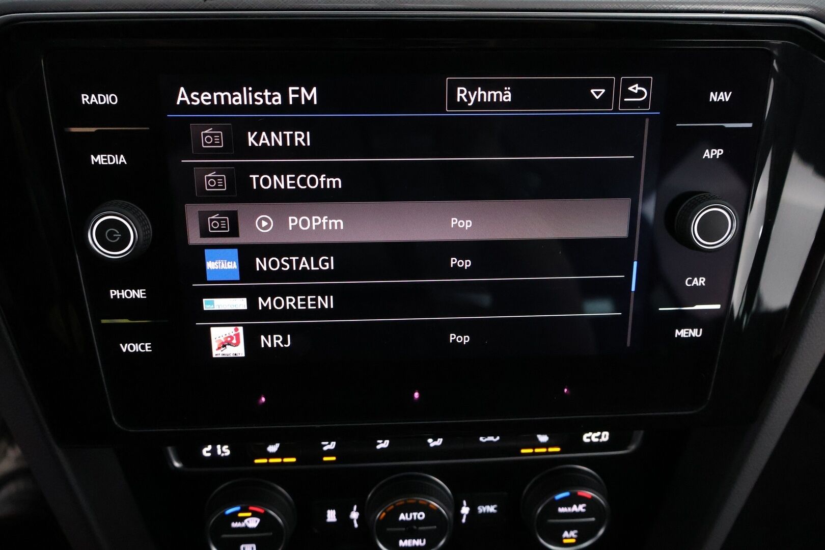 Volkswagen Passat 2020 Variant GTE Plug-In Hybrid 160 kW DSG-automaatti - 1Om Suomiauto | Webasto | ACC | Matrix LED | Facelift | Peruutuskamera | Ratinlämmitys | ergoComfort