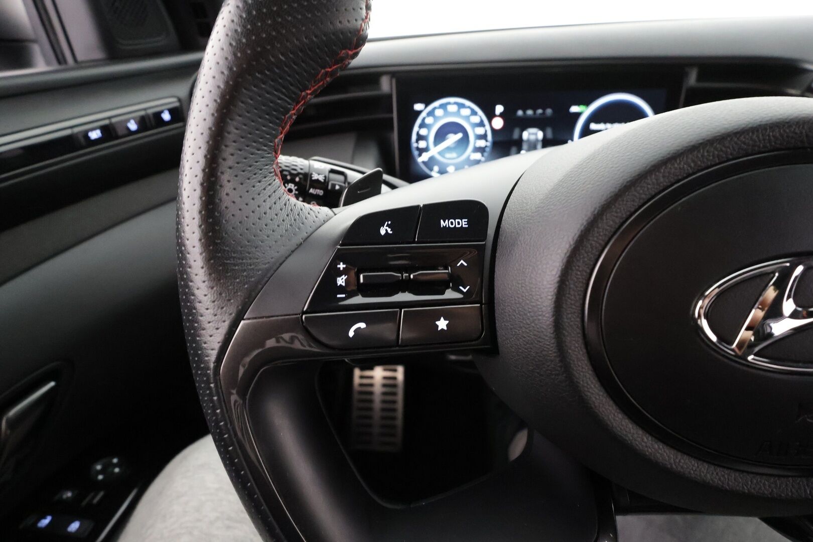 Hyundai Tucson 2022 1,6 T-GDI 265 hv Plug in 4WD 6AT N Line * Webasto / Koukku / ACC / LED / Ilmastoitu muistipenkki / P.Kamera / Navi * - 1-om Suomi-auto / Akku kuntotarkastettu SoH 97.9% / Kahdet renkaat - HULLU BLACKWEEK KORKOTARJOUS 2,49%