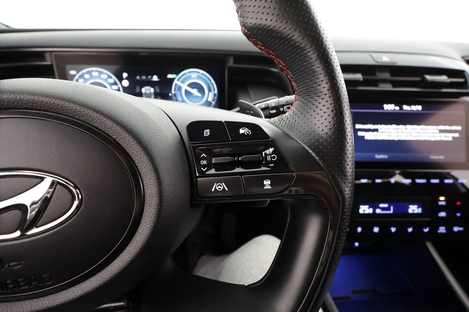 Hyundai Tucson 2022 1,6 T-GDI 265 hv Plug in 4WD 6AT N Line * Webasto / Koukku / ACC / LED / Ilmastoitu muistipenkki / P.Kamera / Navi * - 1-om Suomi-auto / Akku kuntotarkastettu SoH 97.9% / Kahdet renkaat - HULLU BLACKWEEK KORKOTARJOUS 2,49%