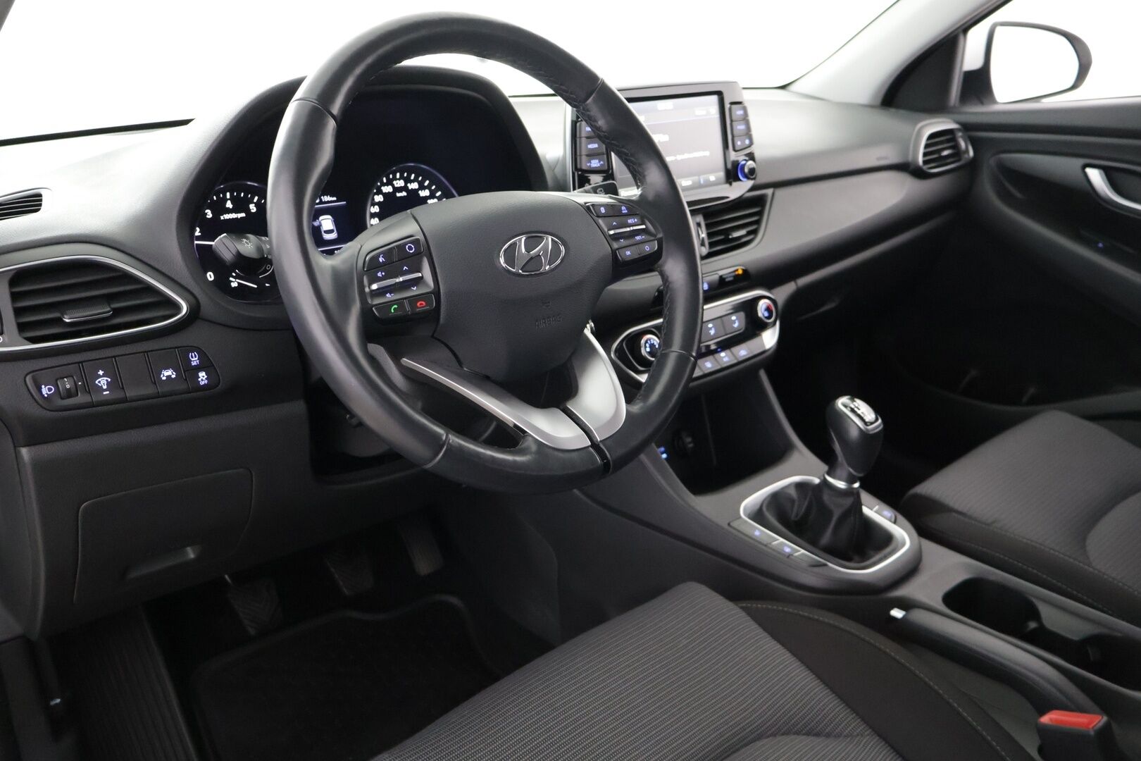 Hyundai i30 Wagon 2020 1,0 T-GDI 120 hv Fresh - Kamera | Kaistanpitoavustin | Hätäjarrutusavustin | Vakkari + rajoitin | Ratinlämmitys | Penkinlämmittimet | Kaukovaloautomatiikka |