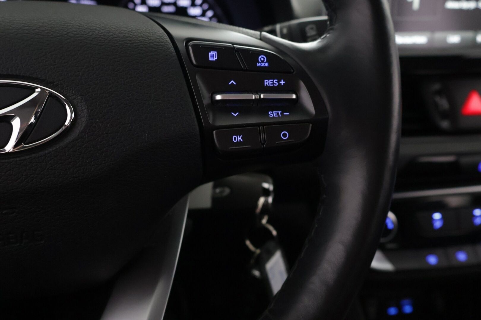 Hyundai i30 Wagon 2020 1,0 T-GDI 120 hv Fresh - Kamera | Kaistanpitoavustin | Hätäjarrutusavustin | Vakkari + rajoitin | Ratinlämmitys | Penkinlämmittimet | Kaukovaloautomatiikka |