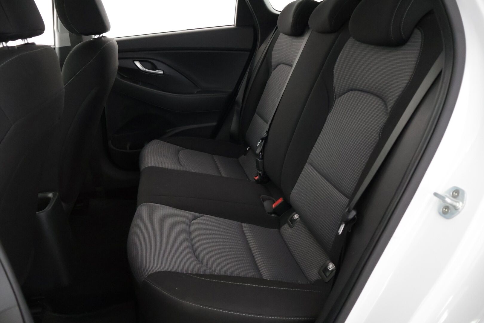 Hyundai i30 Wagon 2020 1,0 T-GDI 120 hv Fresh - Kamera | Kaistanpitoavustin | Hätäjarrutusavustin | Vakkari + rajoitin | Ratinlämmitys | Penkinlämmittimet | Kaukovaloautomatiikka |