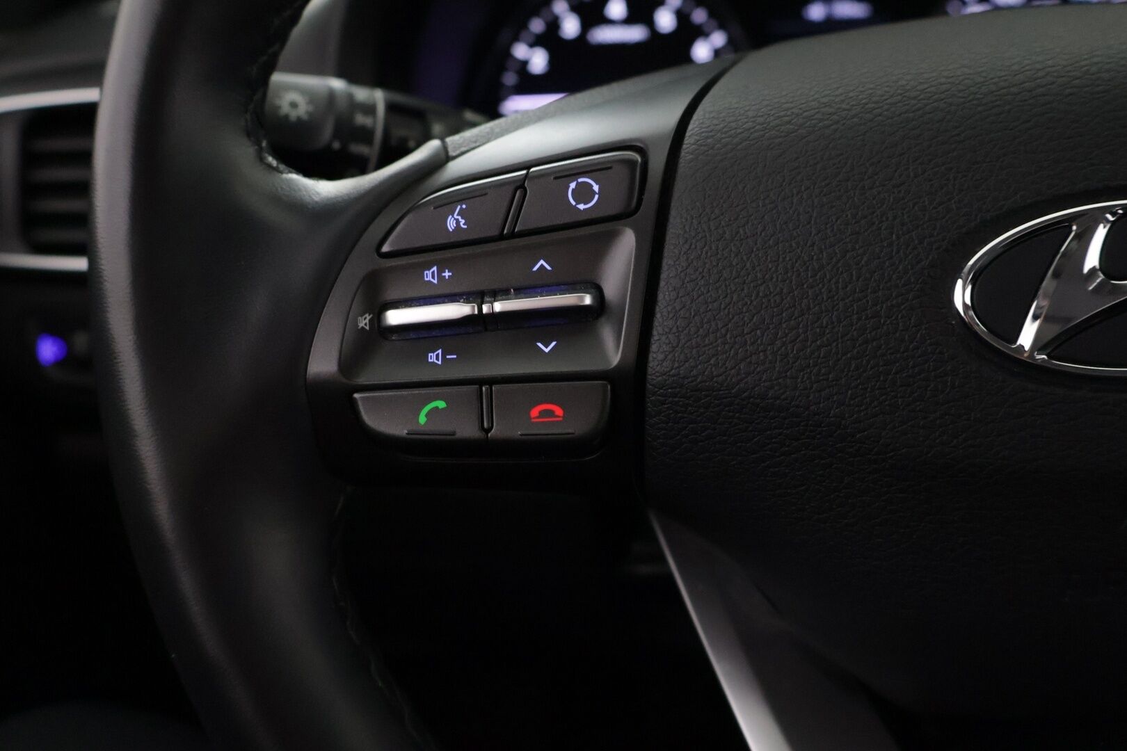 Hyundai i30 Wagon 2020 1,0 T-GDI 120 hv Fresh - Kamera | Kaistanpitoavustin | Hätäjarrutusavustin | Vakkari + rajoitin | Ratinlämmitys | Penkinlämmittimet | Kaukovaloautomatiikka |