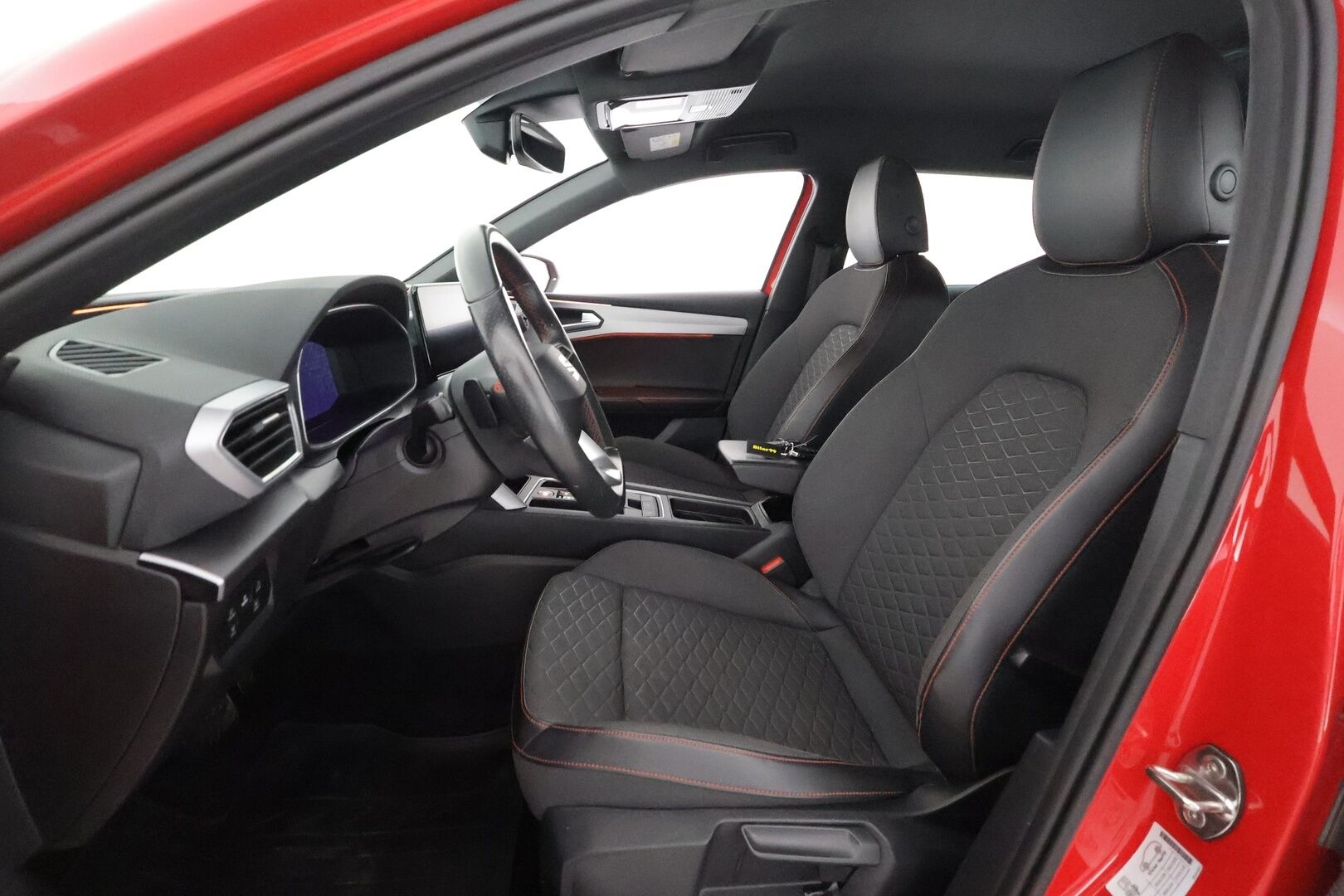 Seat LEON SPORTSTOURER 2021 1.5 eTSI 150 Hybrid DSG FR - 1.Om Suomi-auto / Webasto / Koukku /  Adapt.vakkari / P. Kamera / Kaistavahti / KeylessGo / 2x Renkaat / 