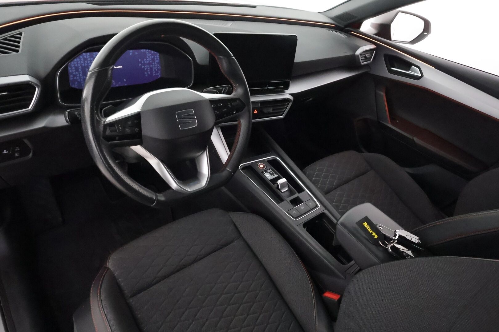 Seat LEON SPORTSTOURER 2021 1.5 eTSI 150 Hybrid DSG FR - 1.Om Suomi-auto / Webasto / Koukku /  Adapt.vakkari / P. Kamera / Kaistavahti / KeylessGo / 2x Renkaat / 