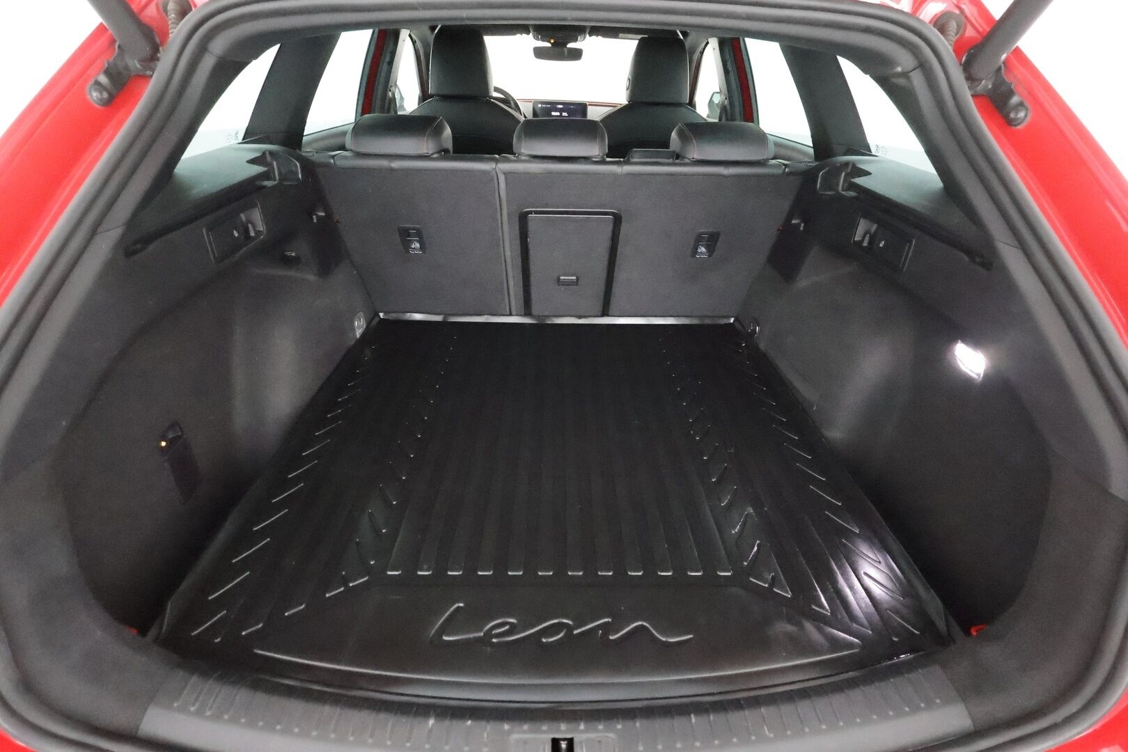 Seat LEON SPORTSTOURER 2021 1.5 eTSI 150 Hybrid DSG FR - 1.Om Suomi-auto / Webasto / Koukku /  Adapt.vakkari / P. Kamera / Kaistavahti / KeylessGo / 2x Renkaat / 