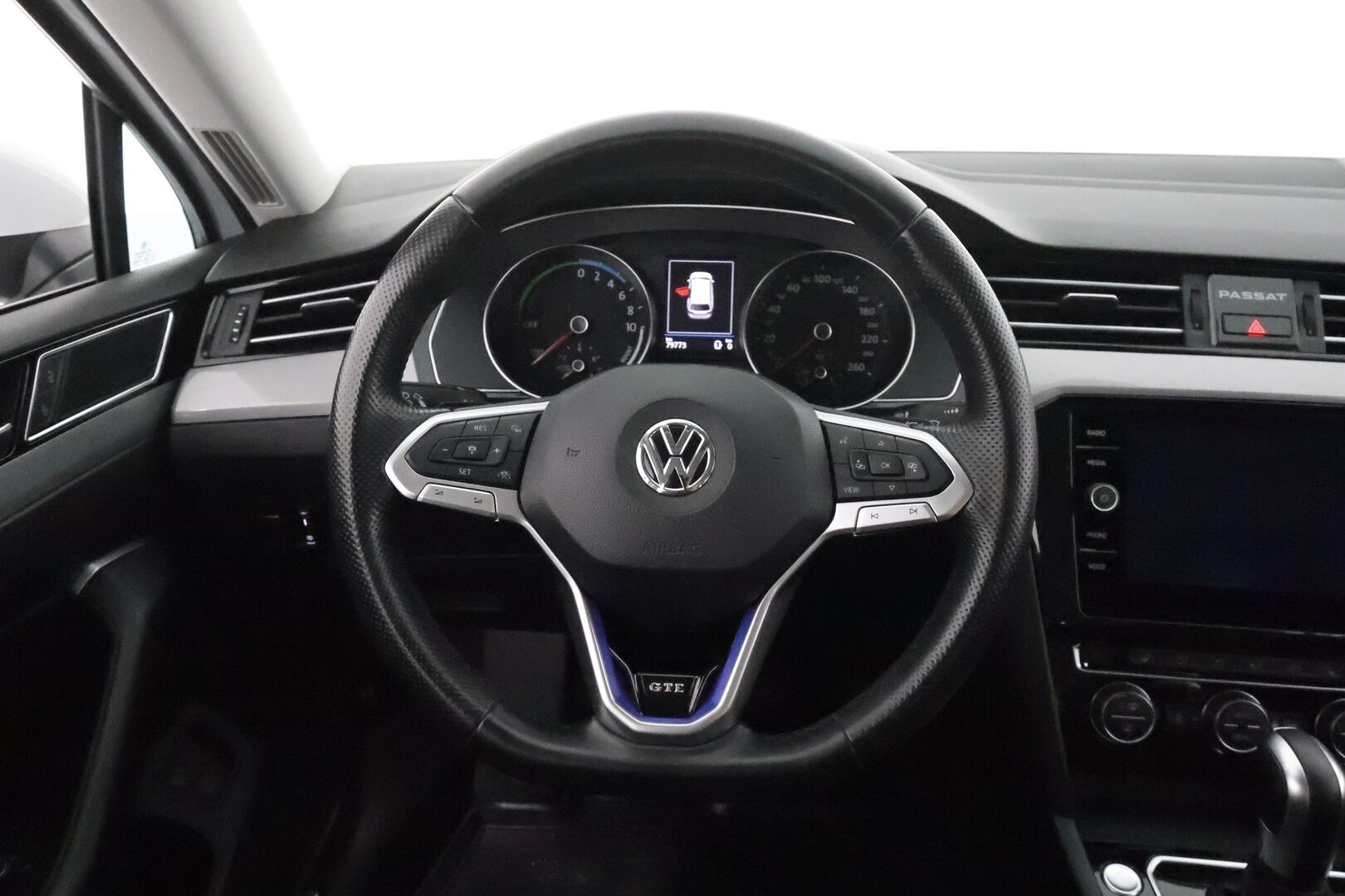 Volkswagen Passat 2020 Variant GTE Plug-In Hybrid 160 kW DSG **Webasto / Koukku / ACC / LED-valot / P.kamera / Navi / Kaistavahti** - 2x Latauskaapelit / Kahdet Renkaat / Merkkihuollettu!