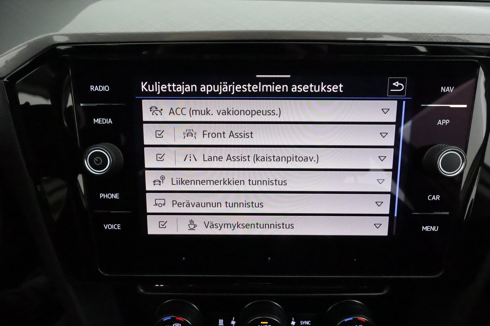 Volkswagen Passat 2020 Variant GTE Plug-In Hybrid 160 kW DSG **Webasto / Koukku / ACC / LED-valot / P.kamera / Navi / Kaistavahti** - 2x Latauskaapelit / Kahdet Renkaat / Merkkihuollettu!