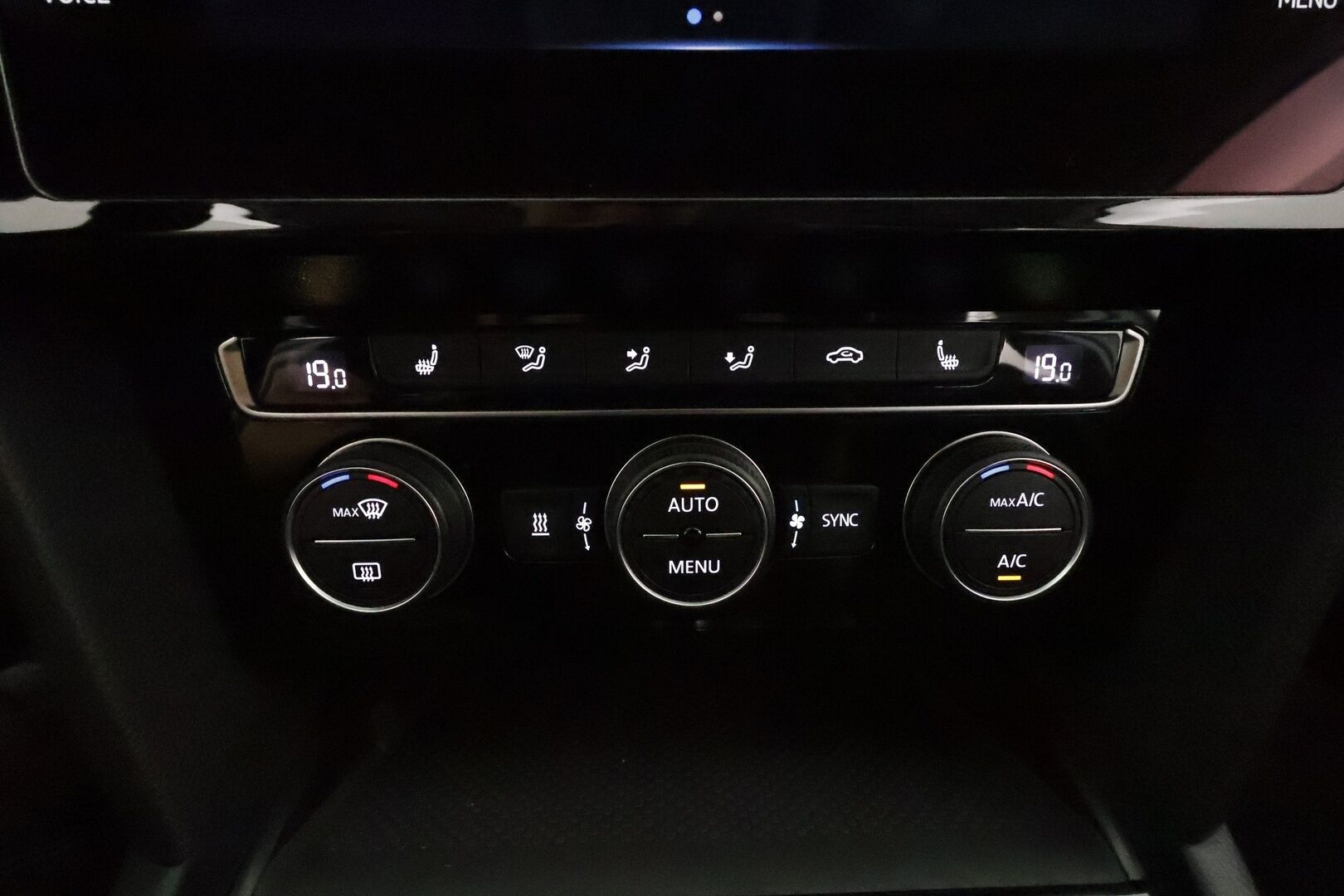Volkswagen Passat 2020 Variant GTE Plug-In Hybrid 160 kW DSG **Webasto / Koukku / ACC / LED-valot / P.kamera / Navi / Kaistavahti** - 2x Latauskaapelit / Kahdet Renkaat / Merkkihuollettu!