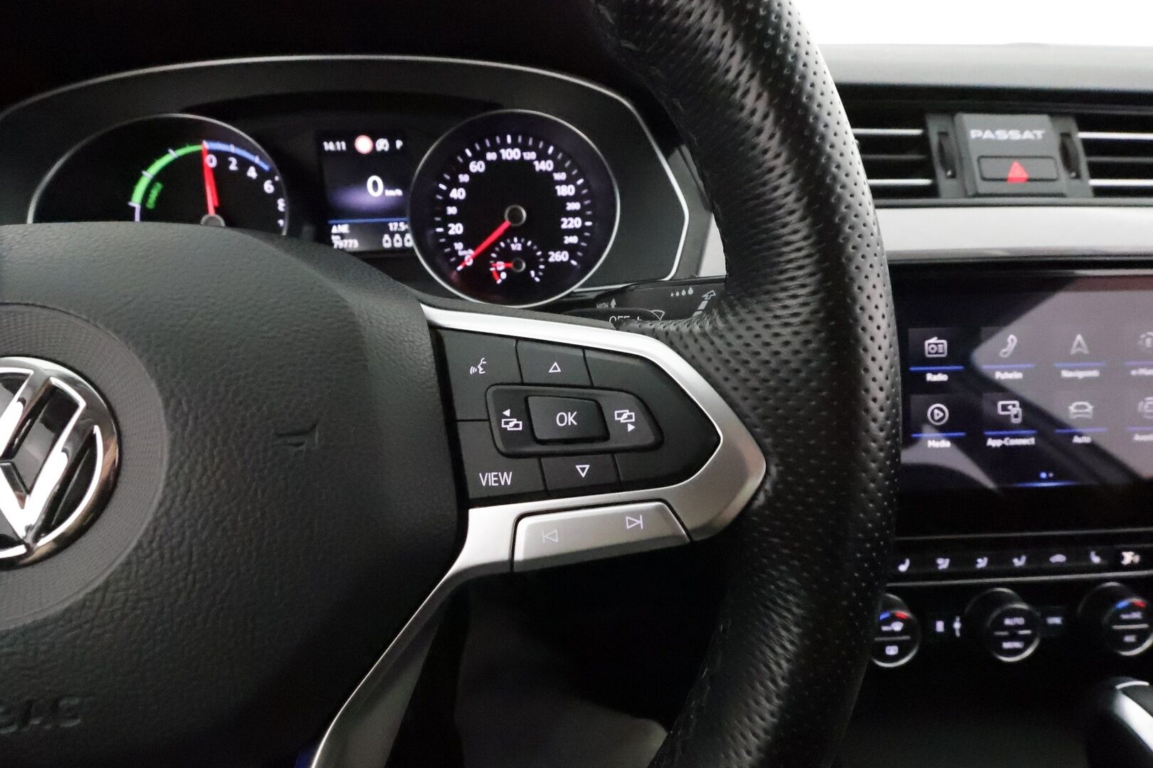 Volkswagen Passat 2020 Variant GTE Plug-In Hybrid 160 kW DSG **Webasto / Koukku / ACC / LED-valot / P.kamera / Navi / Kaistavahti** - 2x Latauskaapelit / Kahdet Renkaat / Merkkihuollettu!