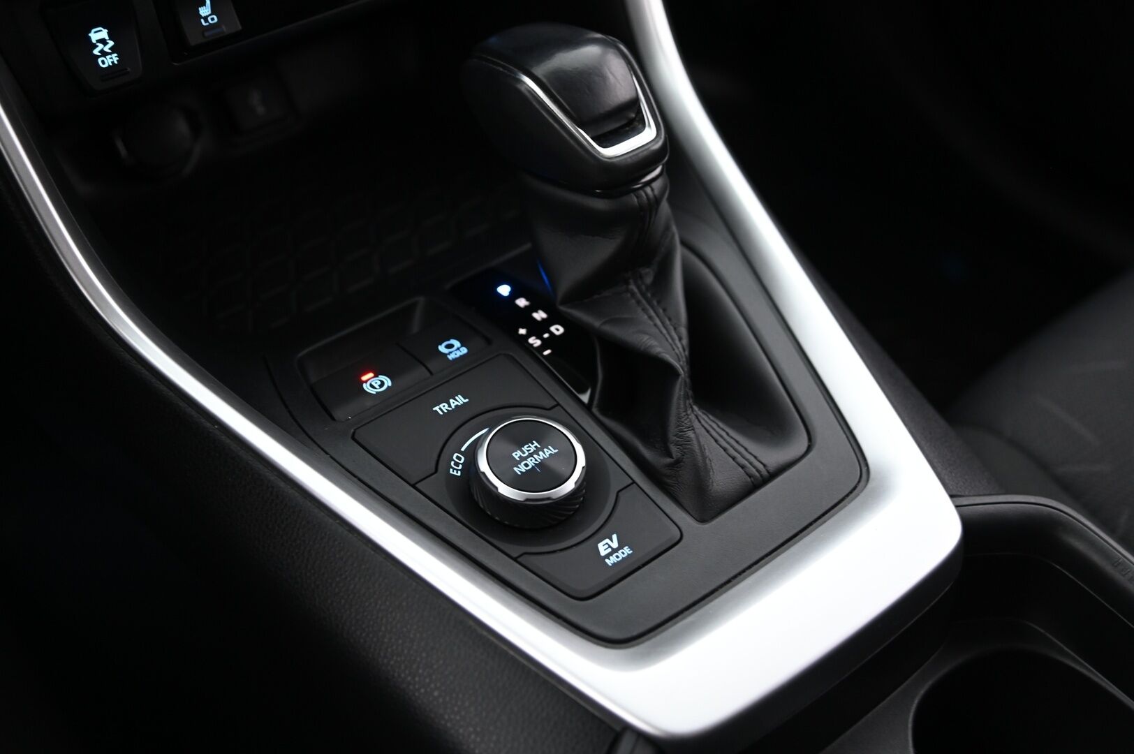 Toyota RAV4 2020 Hybrid AWD Active *Merkkihuollettu / ACC / Digimittaristo / Koukku / Kamera** - Ratinlämmitys / 2x renkaat aluvantein / S-Kontti / Led / Tummenetut taka- ja takasivulasit 