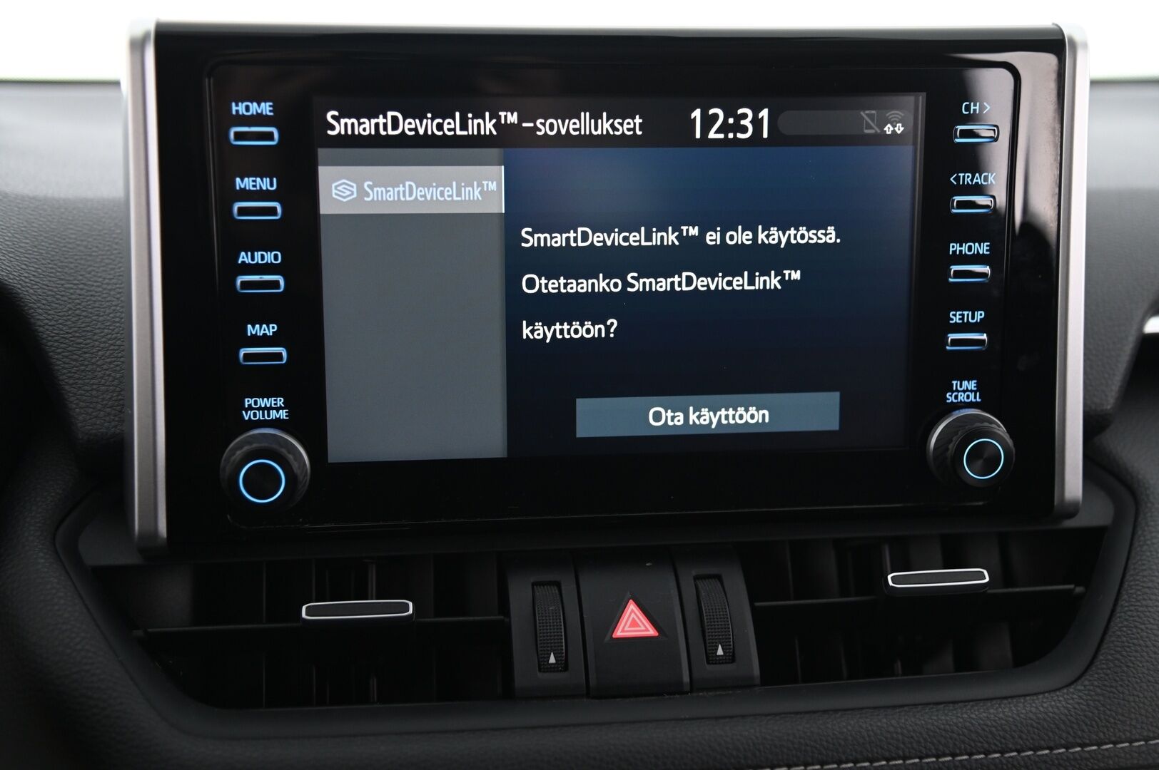 Toyota RAV4 2020 Hybrid AWD Active *Merkkihuollettu / ACC / Digimittaristo / Koukku / Kamera** - Ratinlämmitys / 2x renkaat aluvantein / S-Kontti / Led / Tummenetut taka- ja takasivulasit 