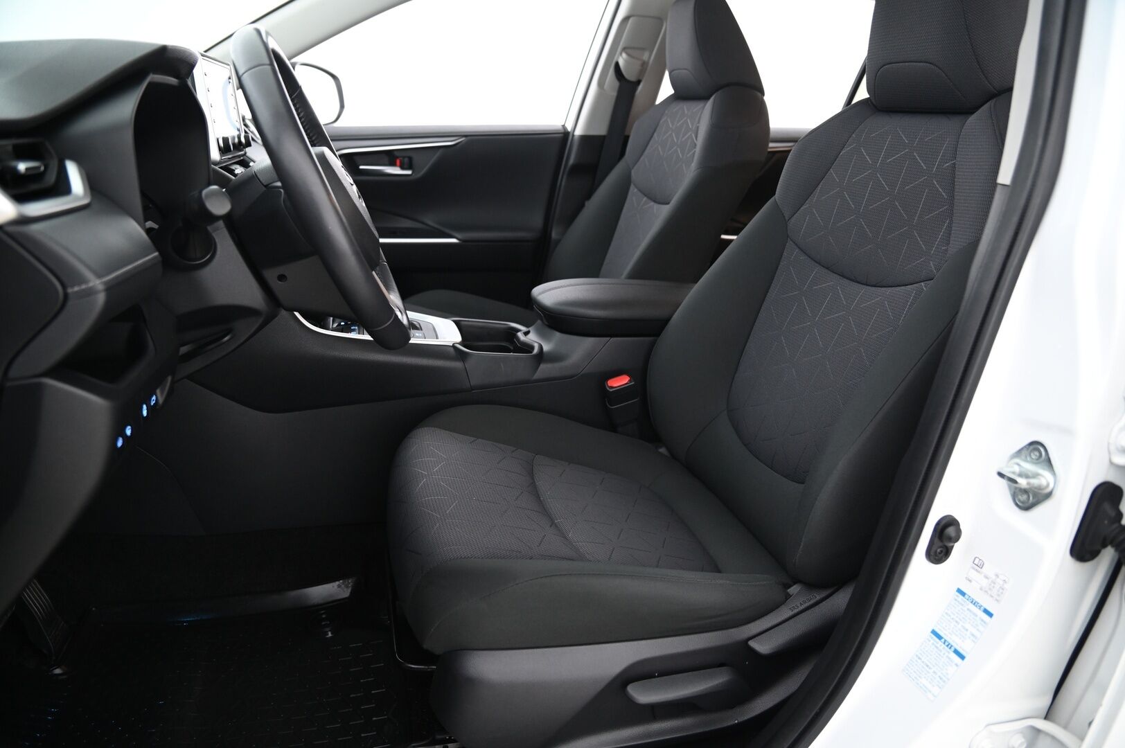 Toyota RAV4 2020 Hybrid AWD Active *Merkkihuollettu / ACC / Digimittaristo / Koukku / Kamera** - Ratinlämmitys / 2x renkaat aluvantein / S-Kontti / Led / Tummenetut taka- ja takasivulasit 