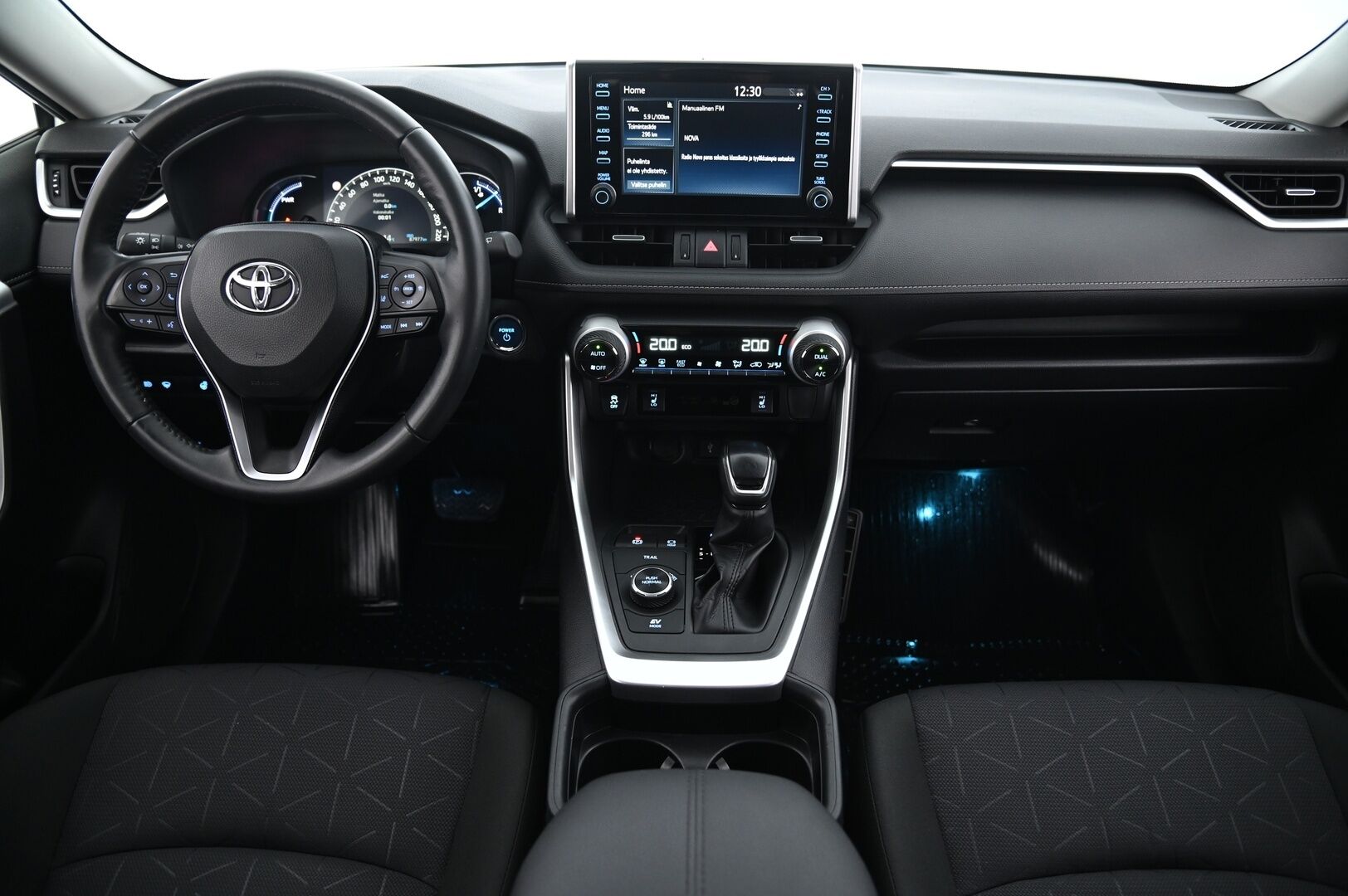 Toyota RAV4 2020 Hybrid AWD Active *Merkkihuollettu / ACC / Digimittaristo / Koukku / Kamera** - Ratinlämmitys / 2x renkaat aluvantein / S-Kontti / Led / Tummenetut taka- ja takasivulasit 