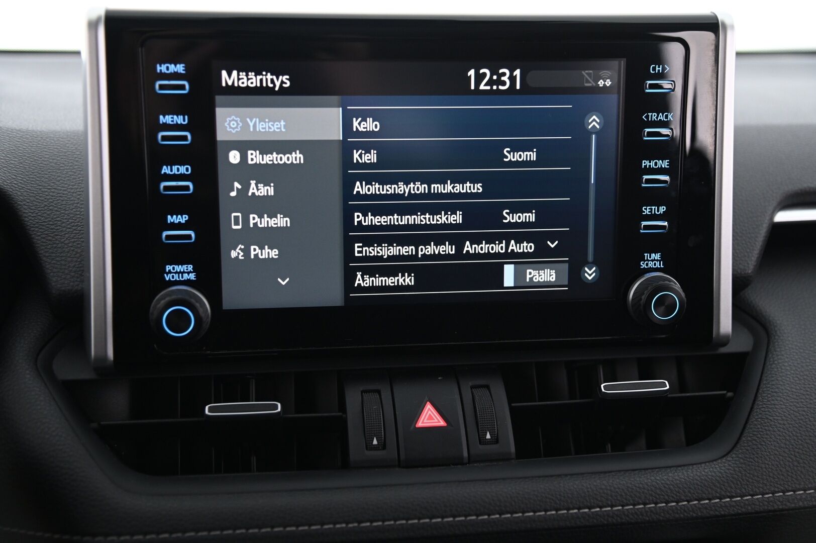 Toyota RAV4 2020 Hybrid AWD Active *Merkkihuollettu / ACC / Digimittaristo / Koukku / Kamera** - Ratinlämmitys / 2x renkaat aluvantein / S-Kontti / Led / Tummenetut taka- ja takasivulasit 