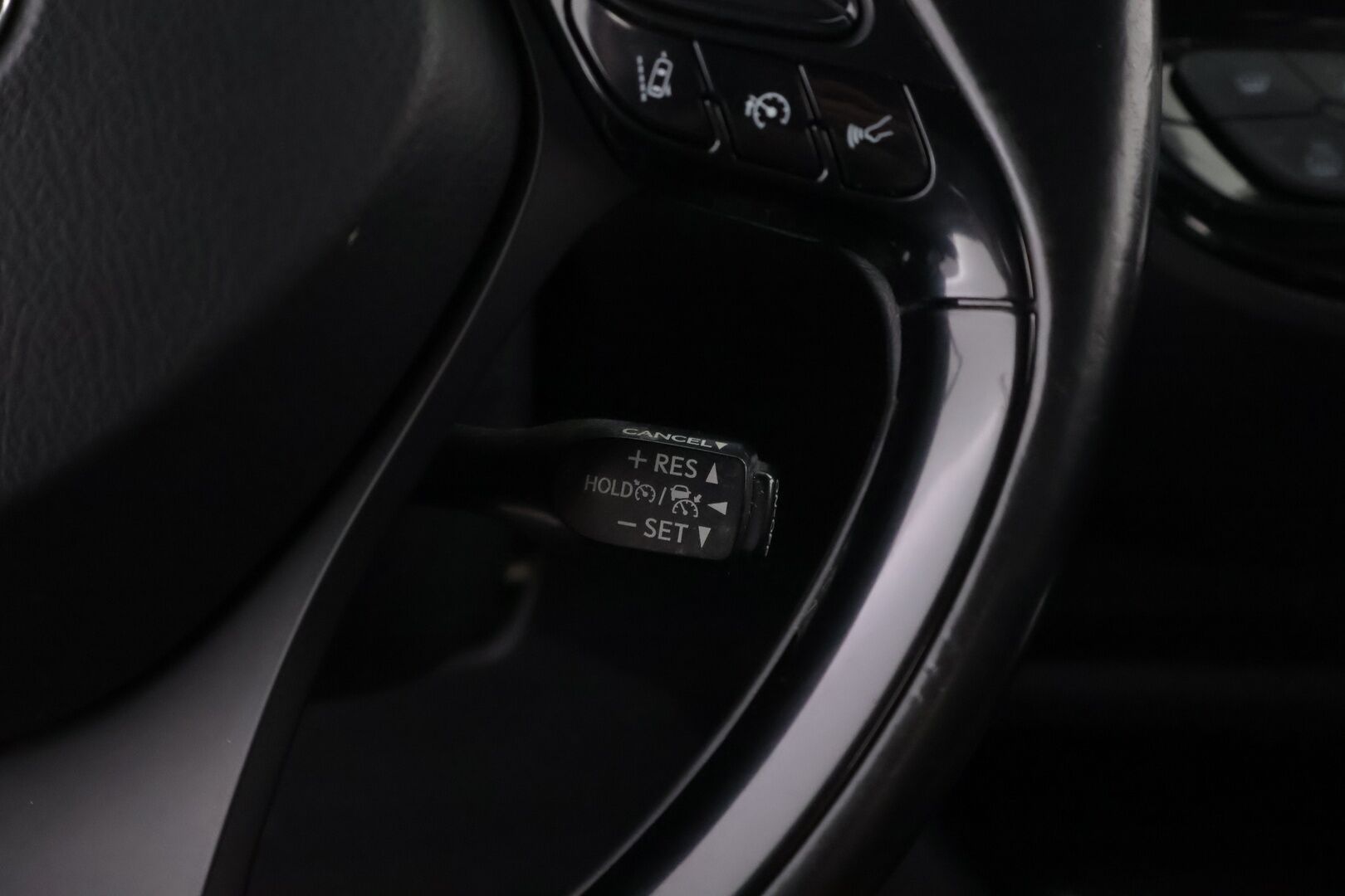 Toyota C-HR 2017 1,8 Hybrid Active Business - Adapt.Vakkari | Vetokoukku |  Peruutuskamera | Adapt.LED | Puolinahkasisusta | Steering Assist | Juuri tullut Tampereelle!