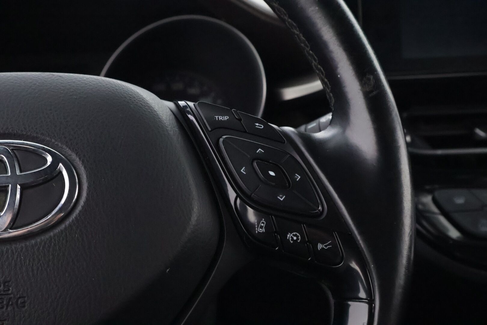 Toyota C-HR 2017 1,8 Hybrid Active Business - Adapt.Vakkari | Vetokoukku |  Peruutuskamera | Adapt.LED | Puolinahkasisusta | Steering Assist | Juuri tullut Tampereelle!