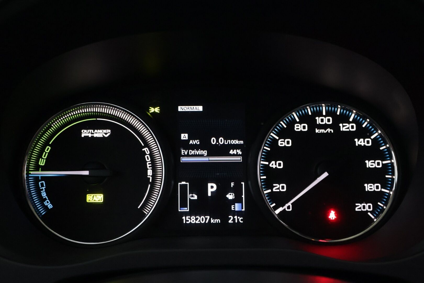 Mitsubishi Outlander PHEV 2017 Instyle Navi - 360-Kamera | Koukku | Nahka alcantara | Apple Carplay |  Akkukäyttöinen lisälämmitin | Ohjauspyörän lämmitys
