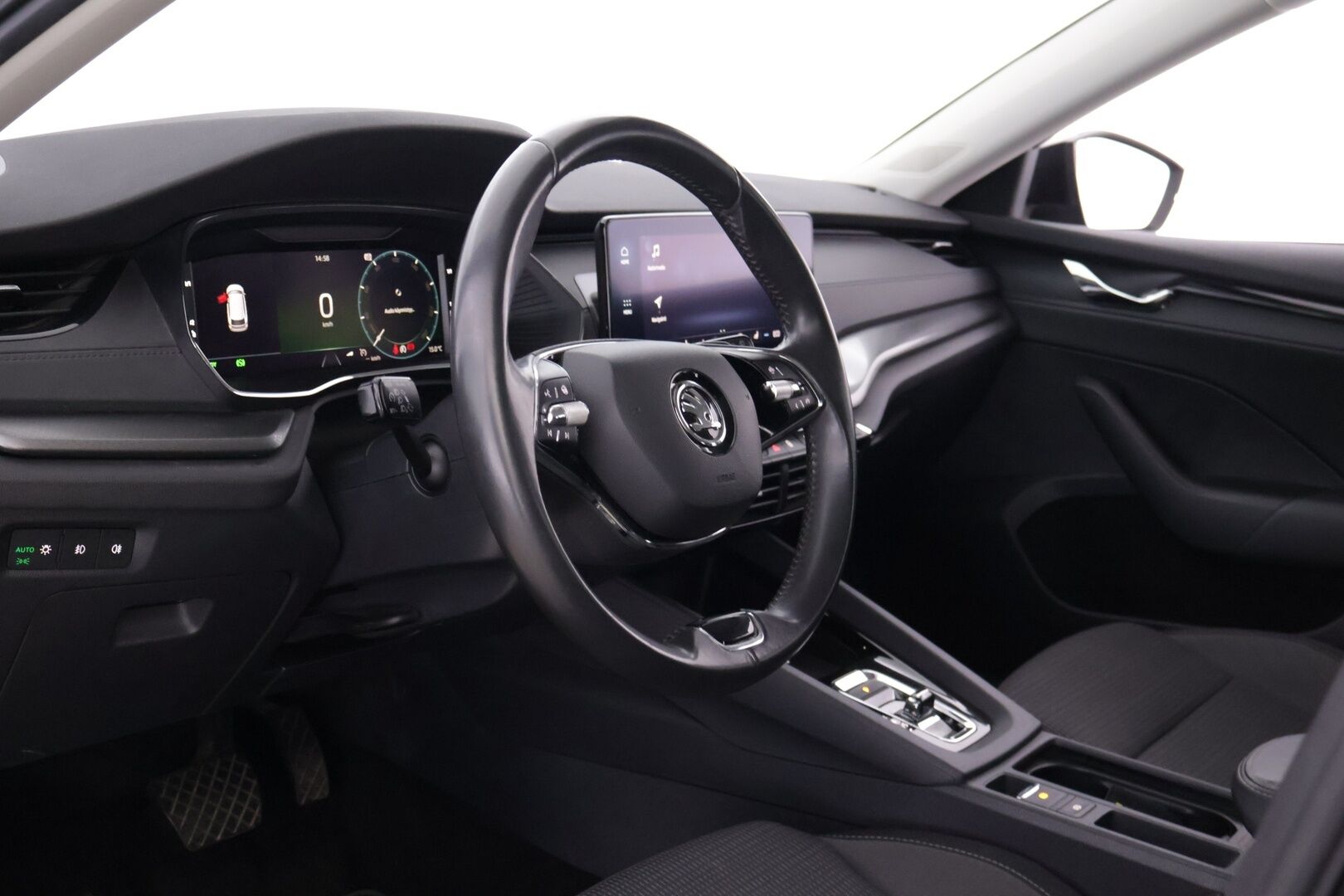 Skoda Octavia 2021 Combi 1,4 TSI PHEV Ambition iV DSG Autom. *Webasto / Keyless Go / Crystal LED / P.tutkat / Vakkari / Smartlink* - Suomi-auto / Kaukovalo automatiikka / Alkuperäinen Webasto kaukosäätimellä / Kaistavahti 