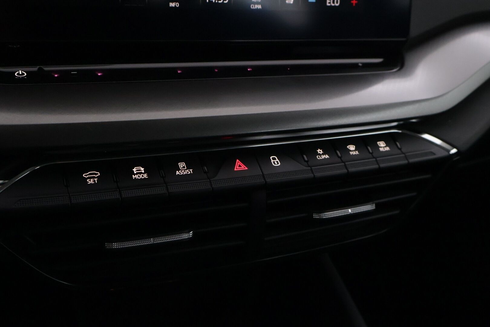 Skoda Octavia 2021 Combi 1,4 TSI PHEV Ambition iV DSG Autom. *Webasto / Keyless Go / Crystal LED / P.tutkat / Vakkari / Smartlink* - Suomi-auto / Kaukovalo automatiikka / Alkuperäinen Webasto kaukosäätimellä / Kaistavahti 