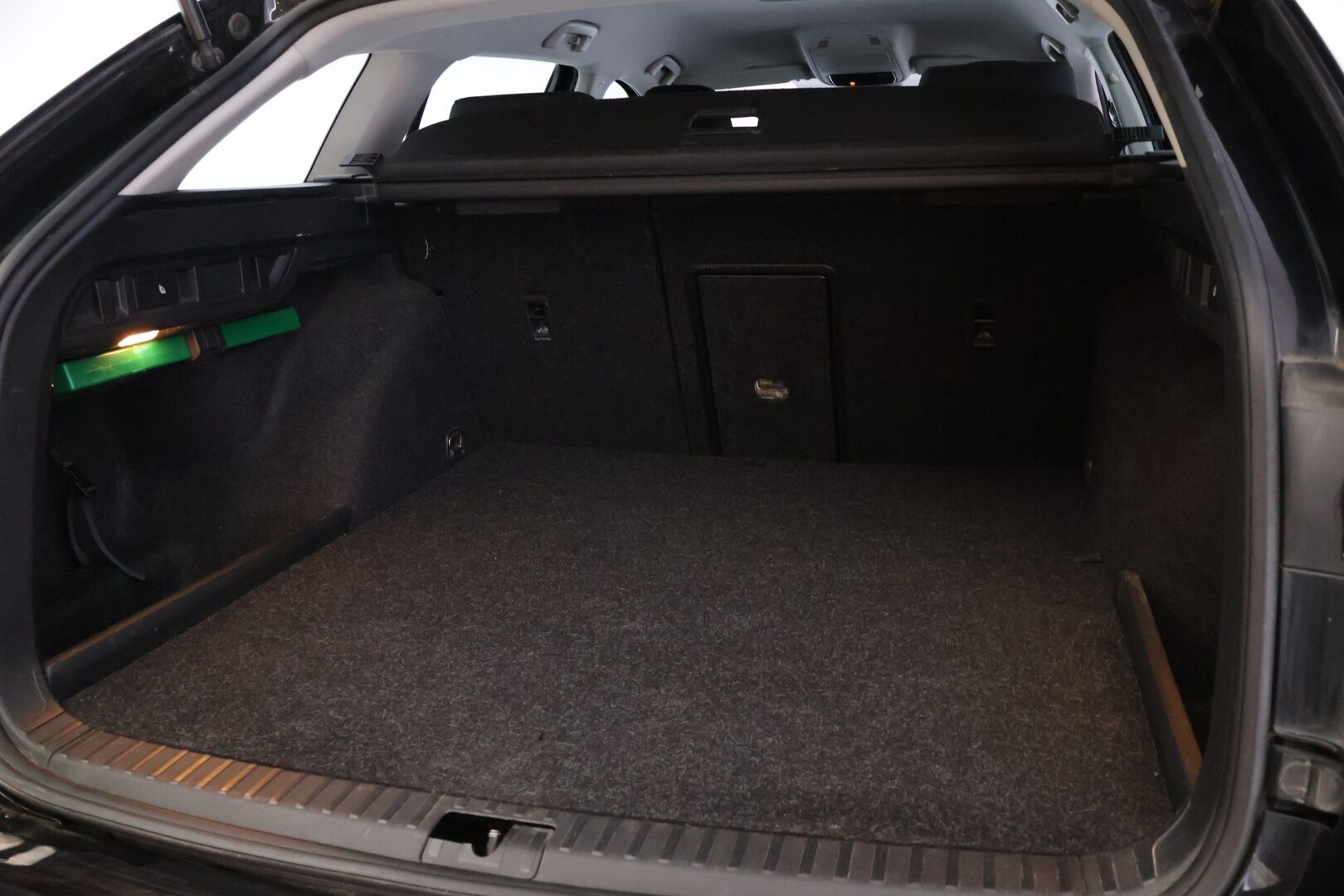 Skoda Octavia 2021 Combi 1,4 TSI PHEV Ambition iV DSG Autom. *Webasto / Keyless Go / Crystal LED / P.tutkat / Vakkari / Smartlink* - Suomi-auto / Kaukovalo automatiikka / Alkuperäinen Webasto kaukosäätimellä / Kaistavahti 