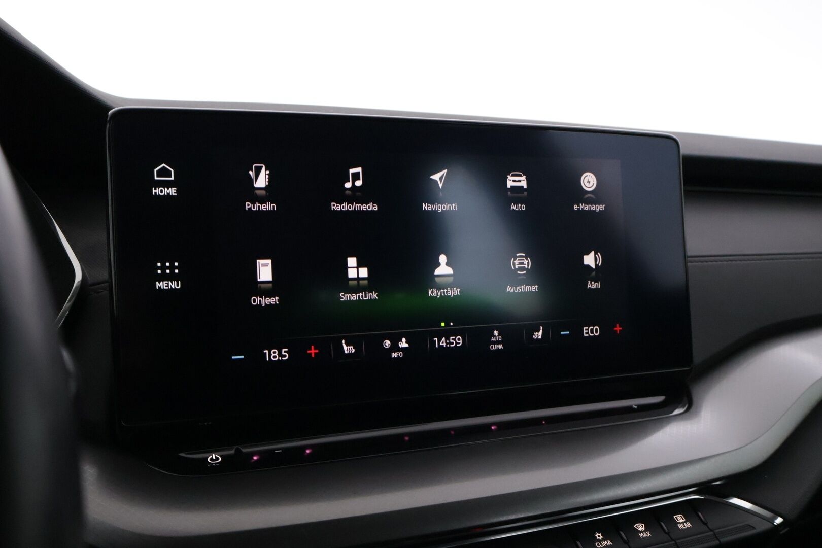 Skoda Octavia 2021 Combi 1,4 TSI PHEV Ambition iV DSG Autom. *Webasto / Keyless Go / Crystal LED / P.tutkat / Vakkari / Smartlink* - Suomi-auto / Kaukovalo automatiikka / Alkuperäinen Webasto kaukosäätimellä / Kaistavahti 