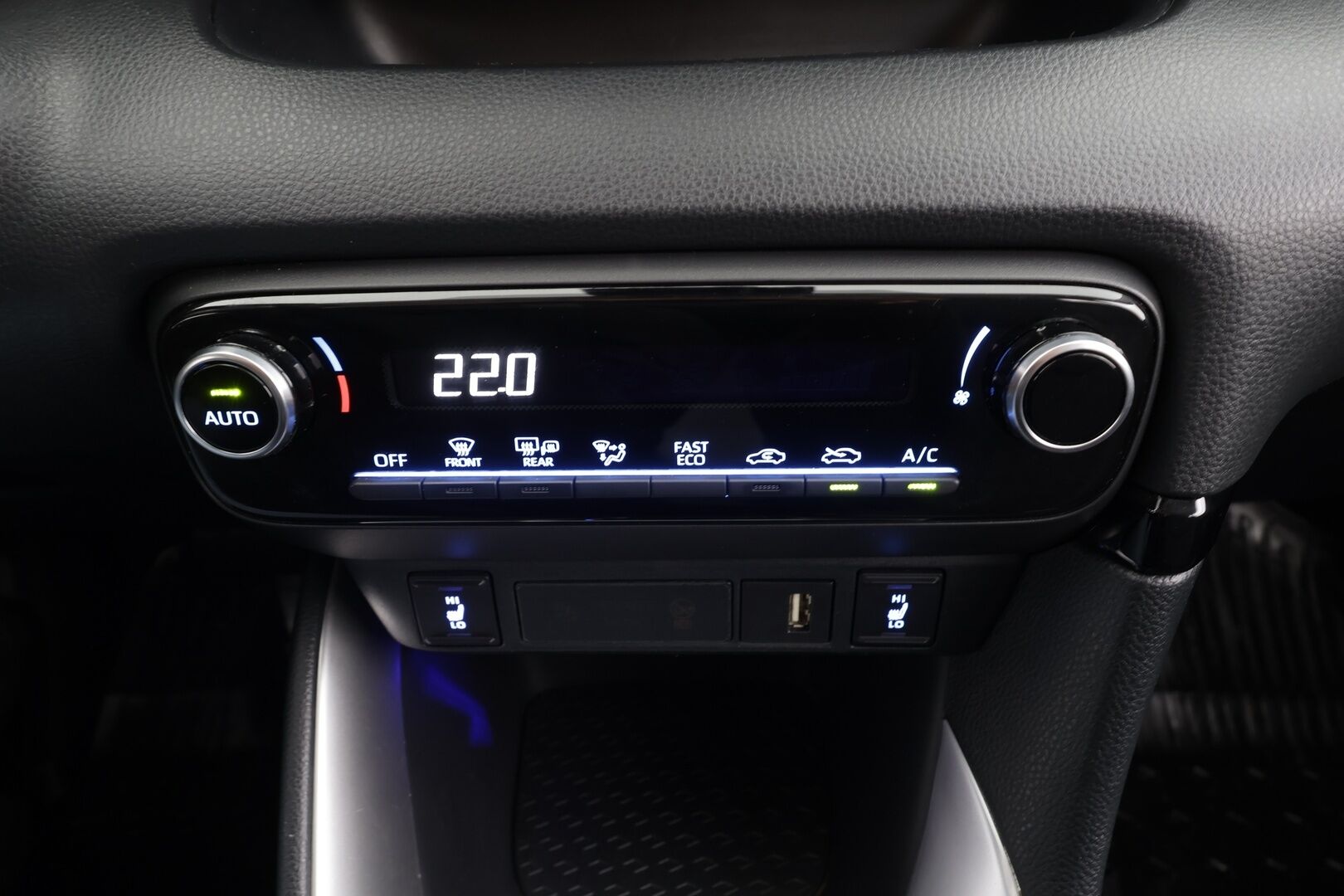 Toyota Yaris 2021 1,5 Hybrid Active * ACC / P.Kamera / Navi / Autom.Ilmastointi / Bluetooth * - 1.Om Suomi-auto / Kahdet Renkaat / Merkkihuollettu