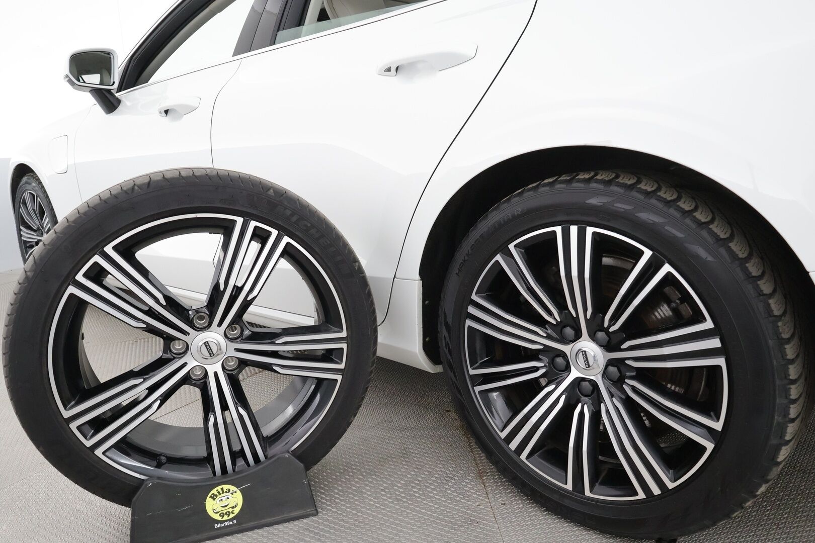 Volvo V60 2022 T6 TwE AWD Business Inscription Edition aut * ACC / P.kamera / Full LED / Muistipenkki / Navi / Webasto * - 1.Om Suomi-auto / Kahdet renkaat aluvanteilla