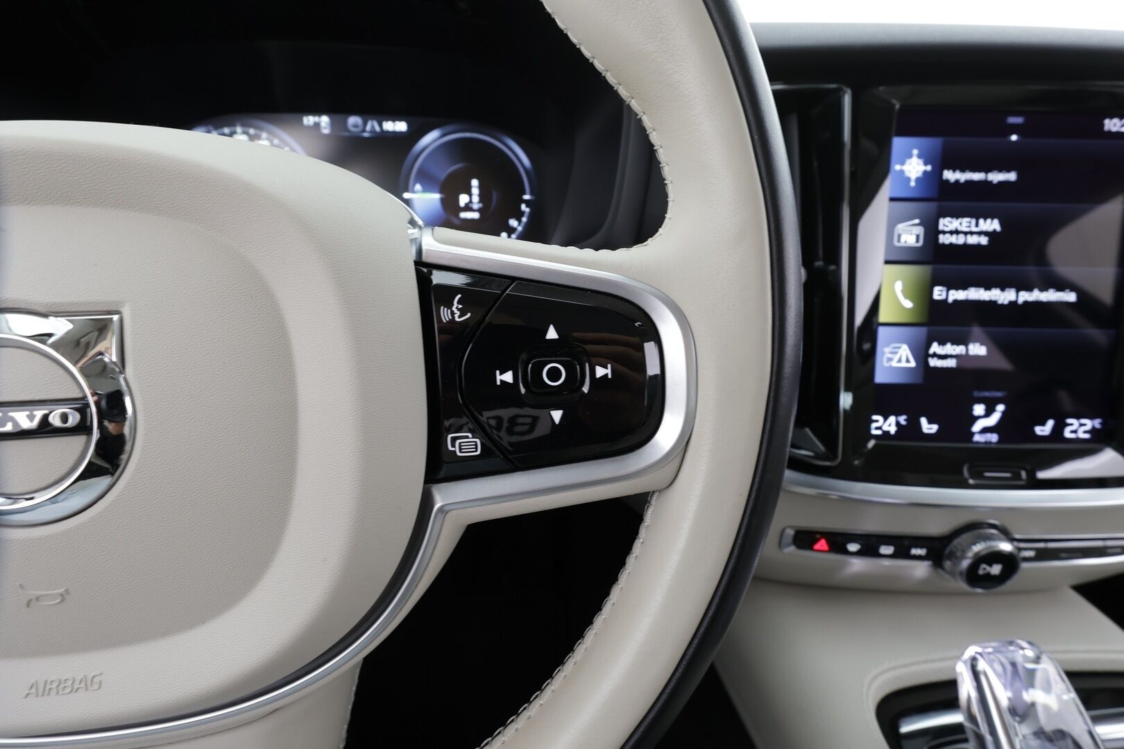 Volvo V60 2022 T6 TwE AWD Business Inscription Edition aut * ACC / P.kamera / Full LED / Muistipenkki / Navi / Webasto * - 1.Om Suomi-auto / Kahdet renkaat aluvanteilla