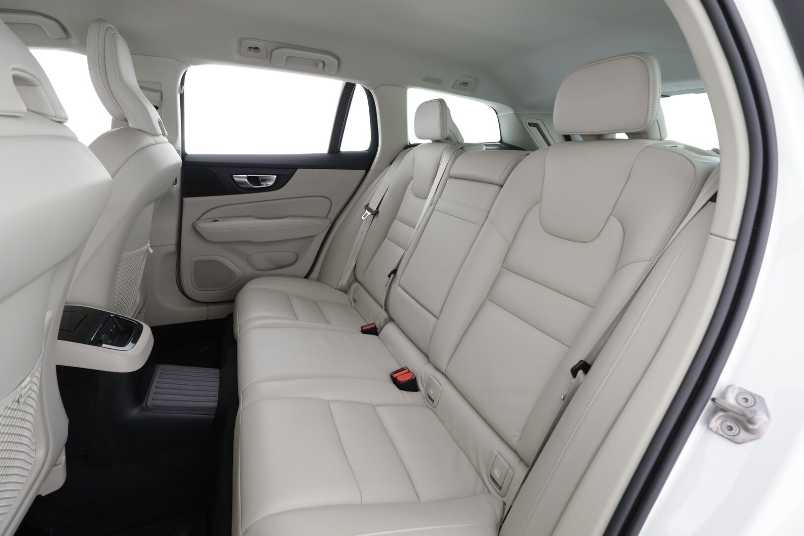 Volvo V60 2022 T6 TwE AWD Business Inscription Edition aut * ACC / P.kamera / Full LED / Muistipenkki / Navi / Webasto * - 1.Om Suomi-auto / Kahdet renkaat aluvanteilla