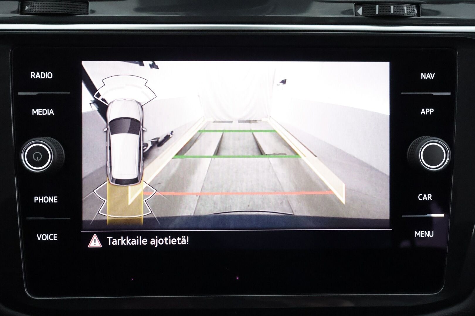 Volkswagen Tiguan 2021 Style Business eHybrid 180 kW DSG * ACC / IQ-Light / Koukku / Ergo-sporttipenkit / P.Kamera / Keyless* - 1.Om Suomi-auto / 2x Lataus / Kahdet Renkaat