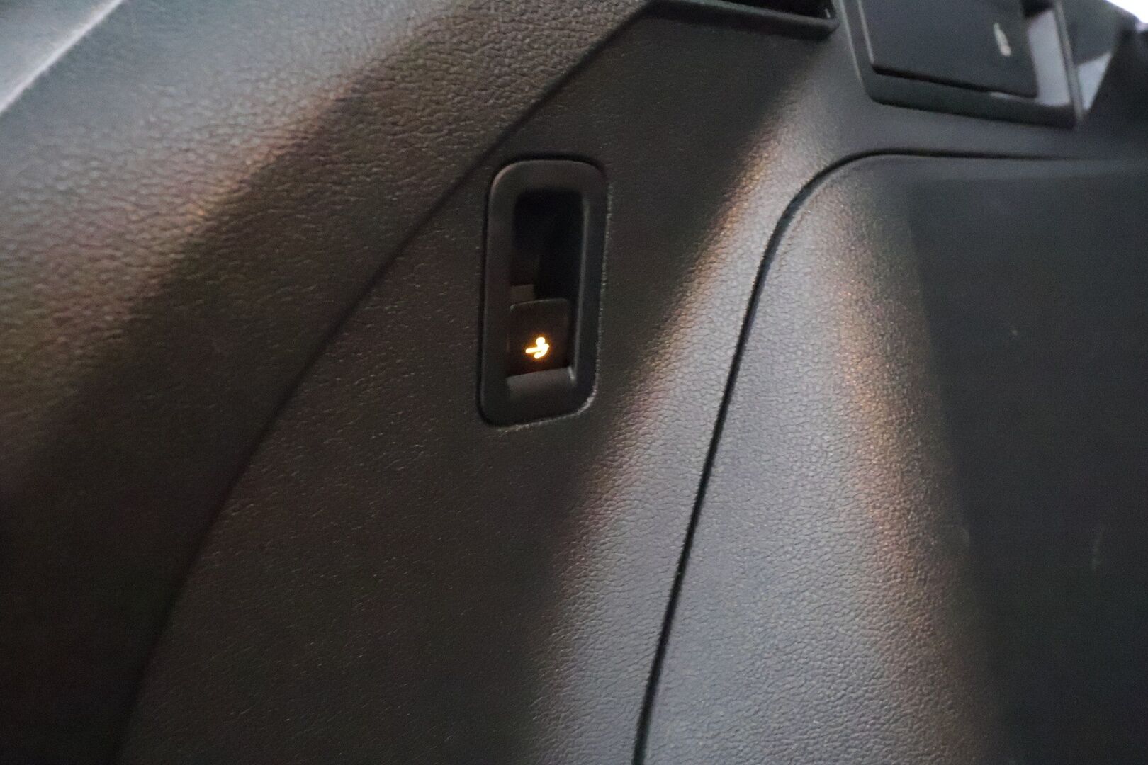 Volkswagen Tiguan 2021 Style Business eHybrid 180 kW DSG * ACC / IQ-Light / Koukku / Ergo-sporttipenkit / P.Kamera / Keyless* - 1.Om Suomi-auto / 2x Lataus / Kahdet Renkaat